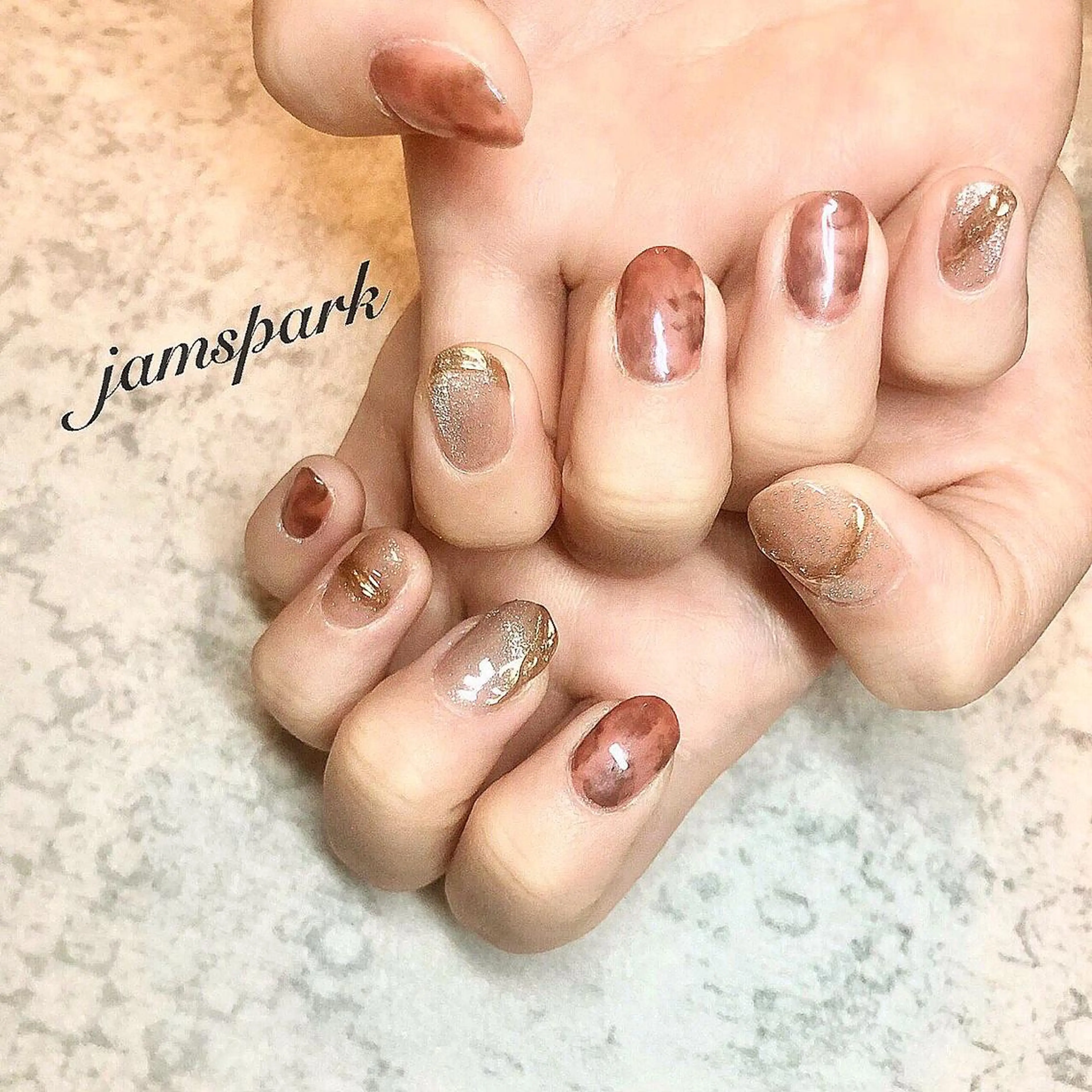 ネイル べっ甲ネイル 成人式 ゴールド 卒業式 マグネットネイル ハンドネイル jamspark ✨のネイルデザイン