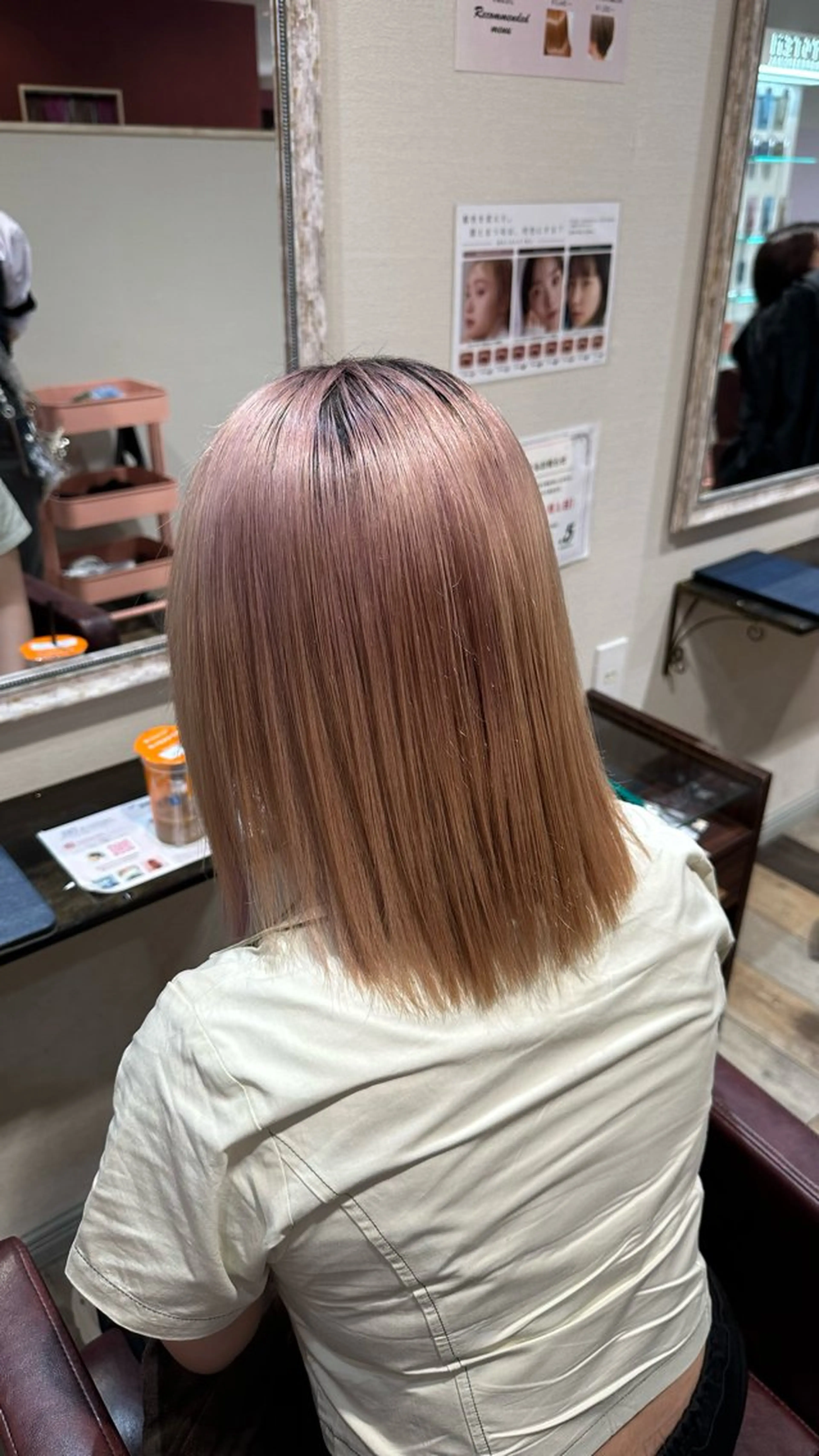 ミディアム あいさ🤍ムラ無しカ ラー🤍のヘアスタイル