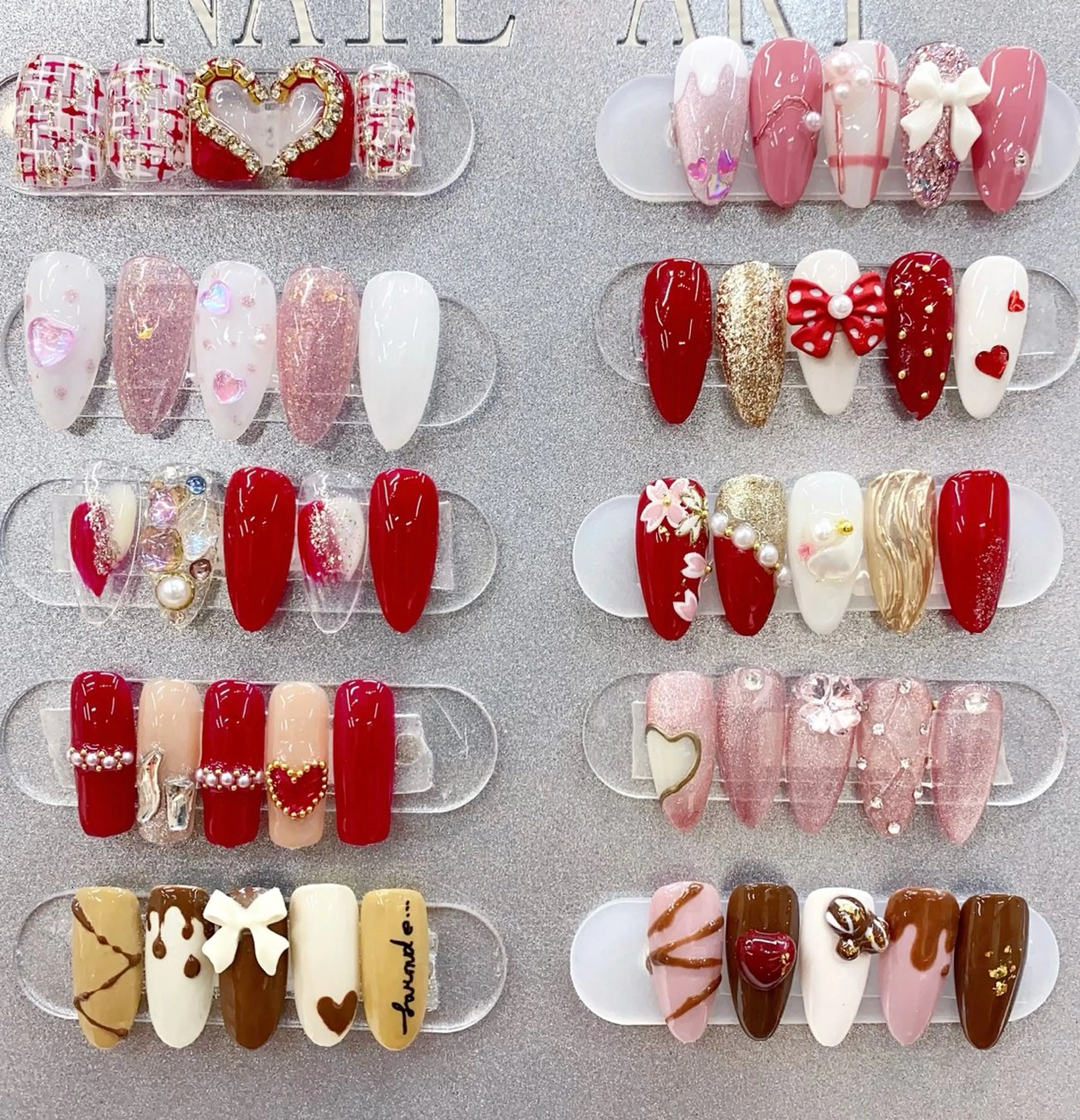 ネイル アートネイル チークネイル 長さ出し ジェルネイル マグネットネイル ハンドネイル フットネイル ハンドケア ラッキーネイルサロン 西川口東口店のネイルデザイン