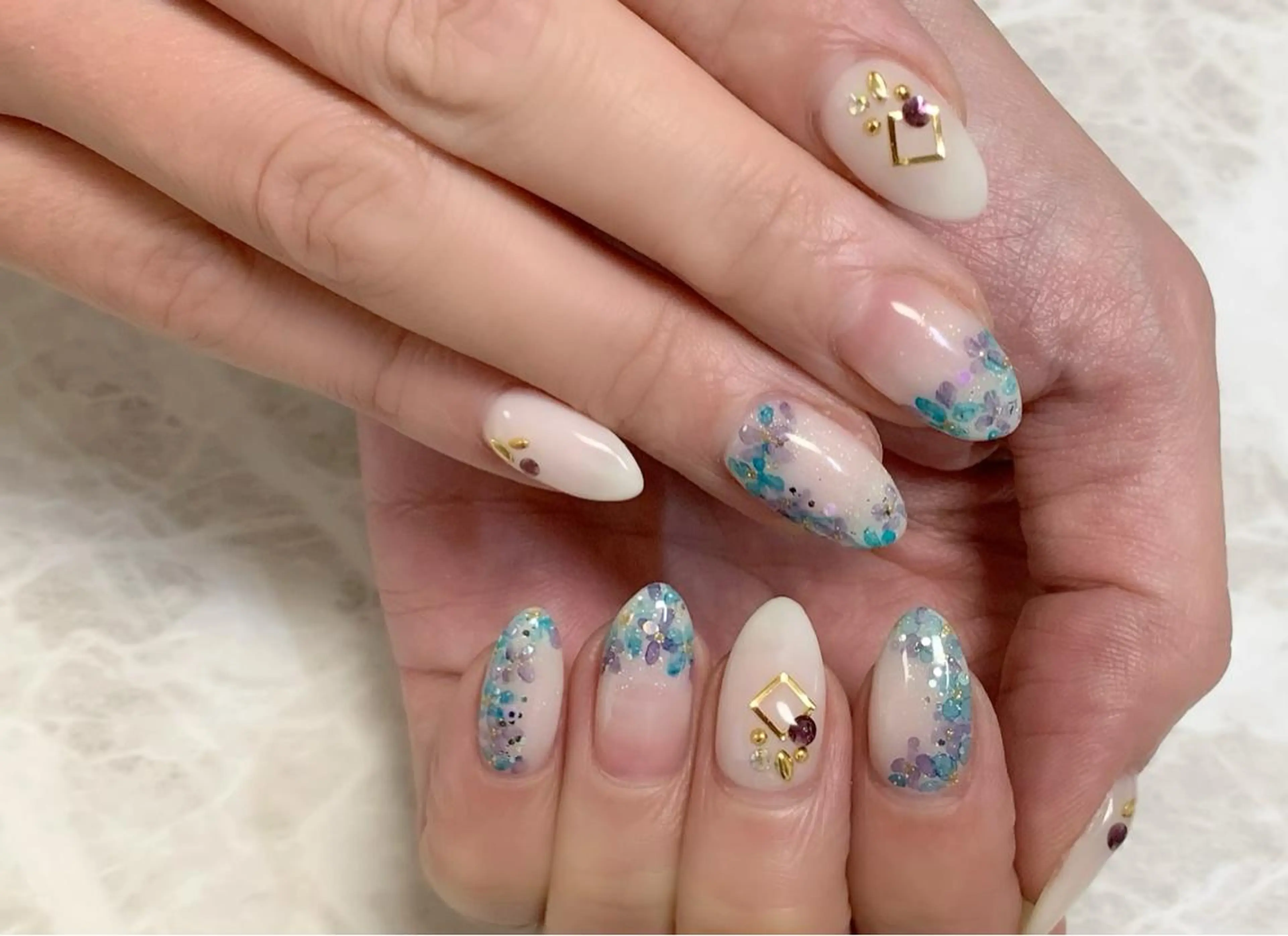 ネイル ジェルネイル ハンドネイル Viva Joie所属・Viva Joieのネイルデザイン