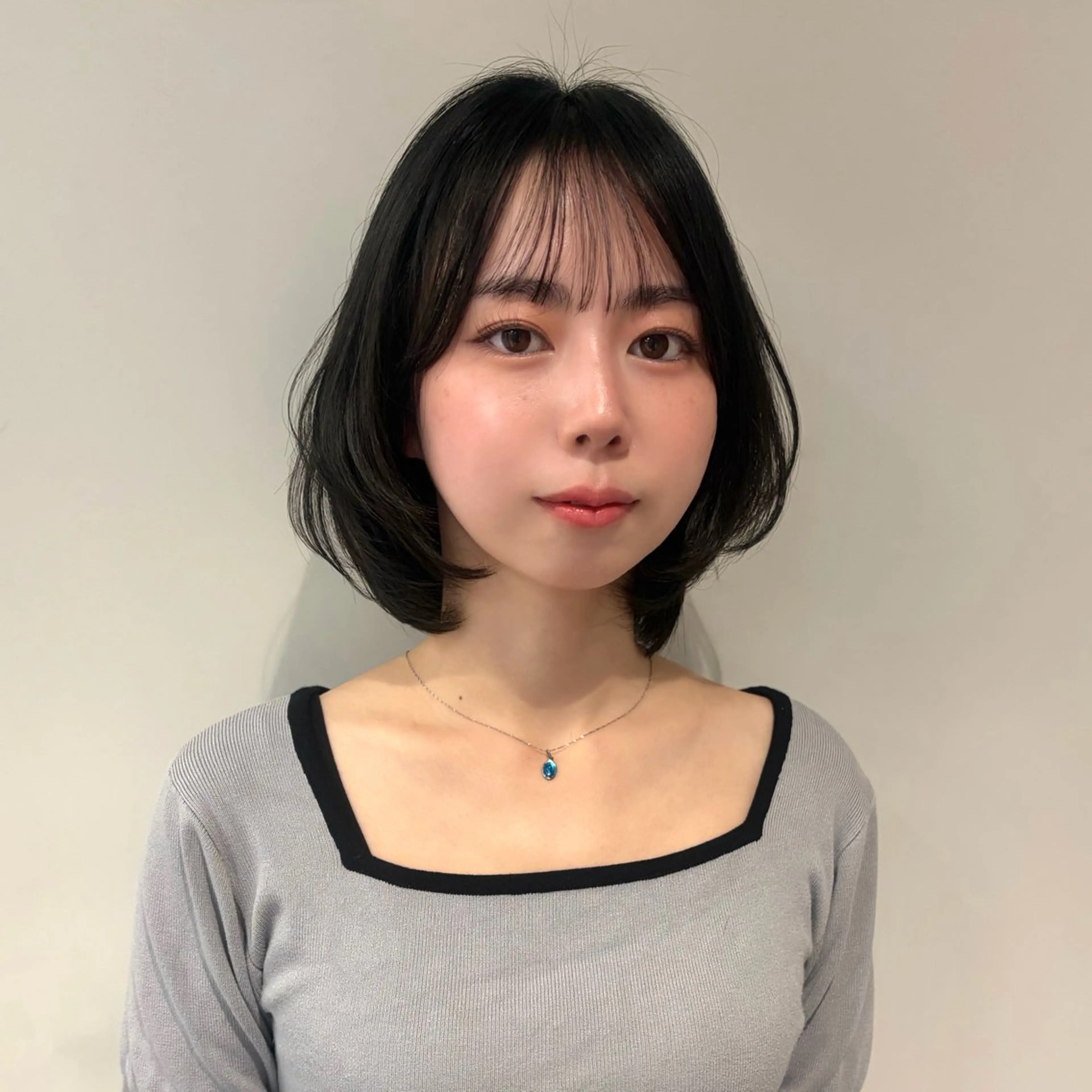 ミディアム ボブレイヤー ボブ くせ毛 レイヤーカット AXIS名古屋所属・岩瀬 夏未のヘアスタイル