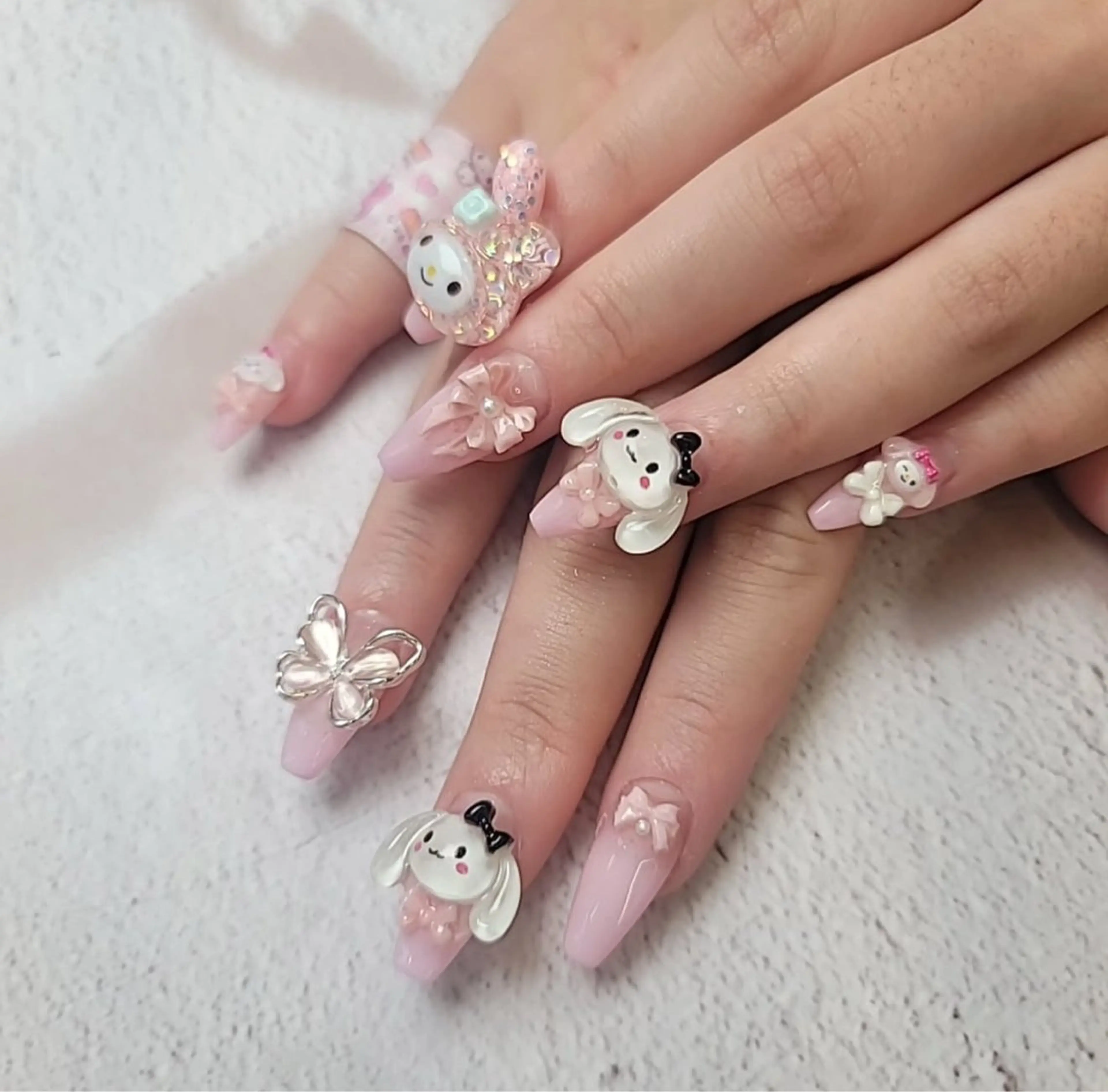 ネイル キラキラネイル マグネットネイル ミラーネイル ニュアンスネイル 春ネイル ハンドネイル Lina nail所属・Lunaa 池袋のネイルデザイン