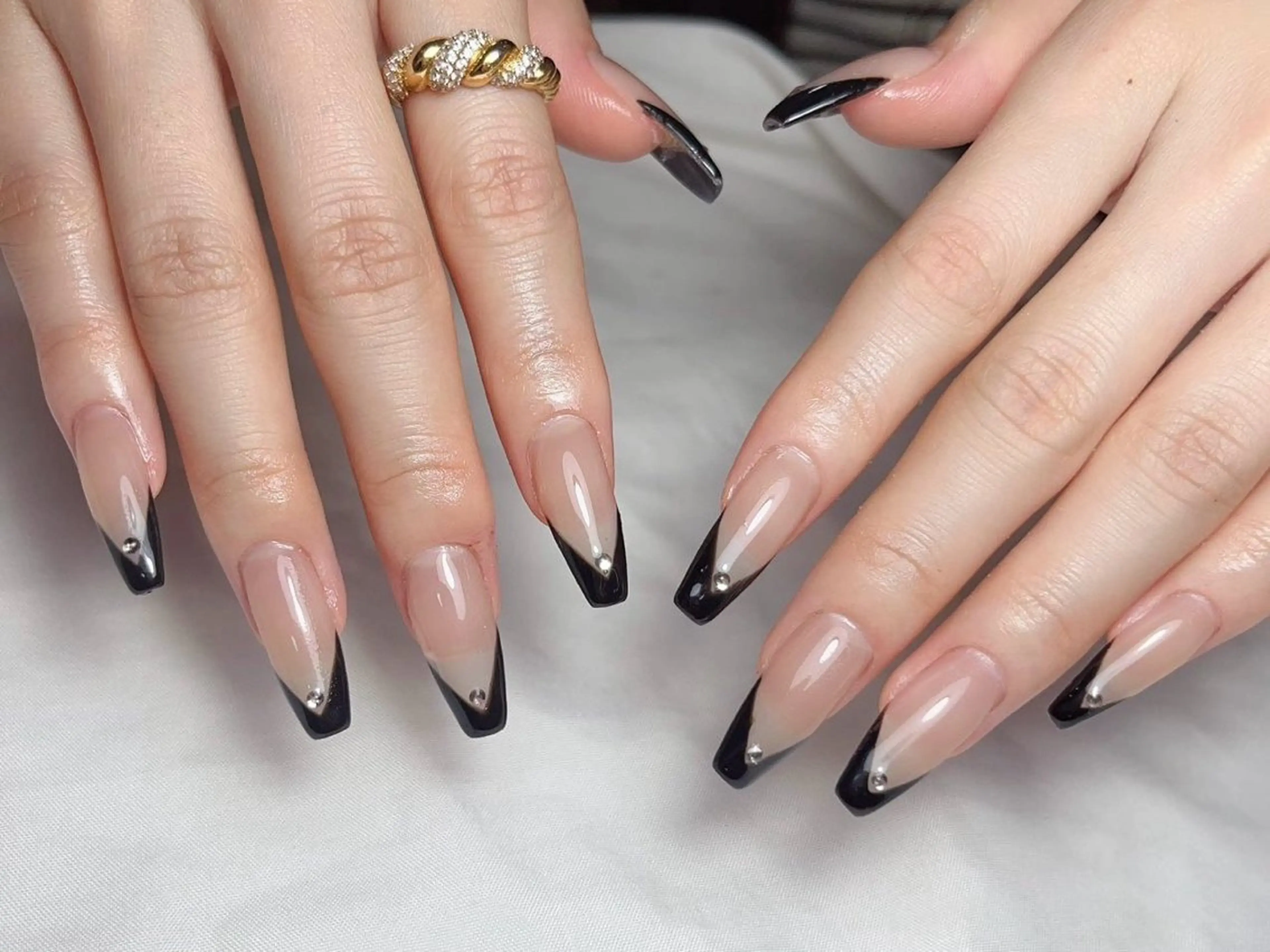 ネイル アートネイル フレンチネイル ジェルネイル グラデーション 韓国ネイル ハンドネイル 💕鈴木ユリ パラジェル/オフ無料のネイルデザイン