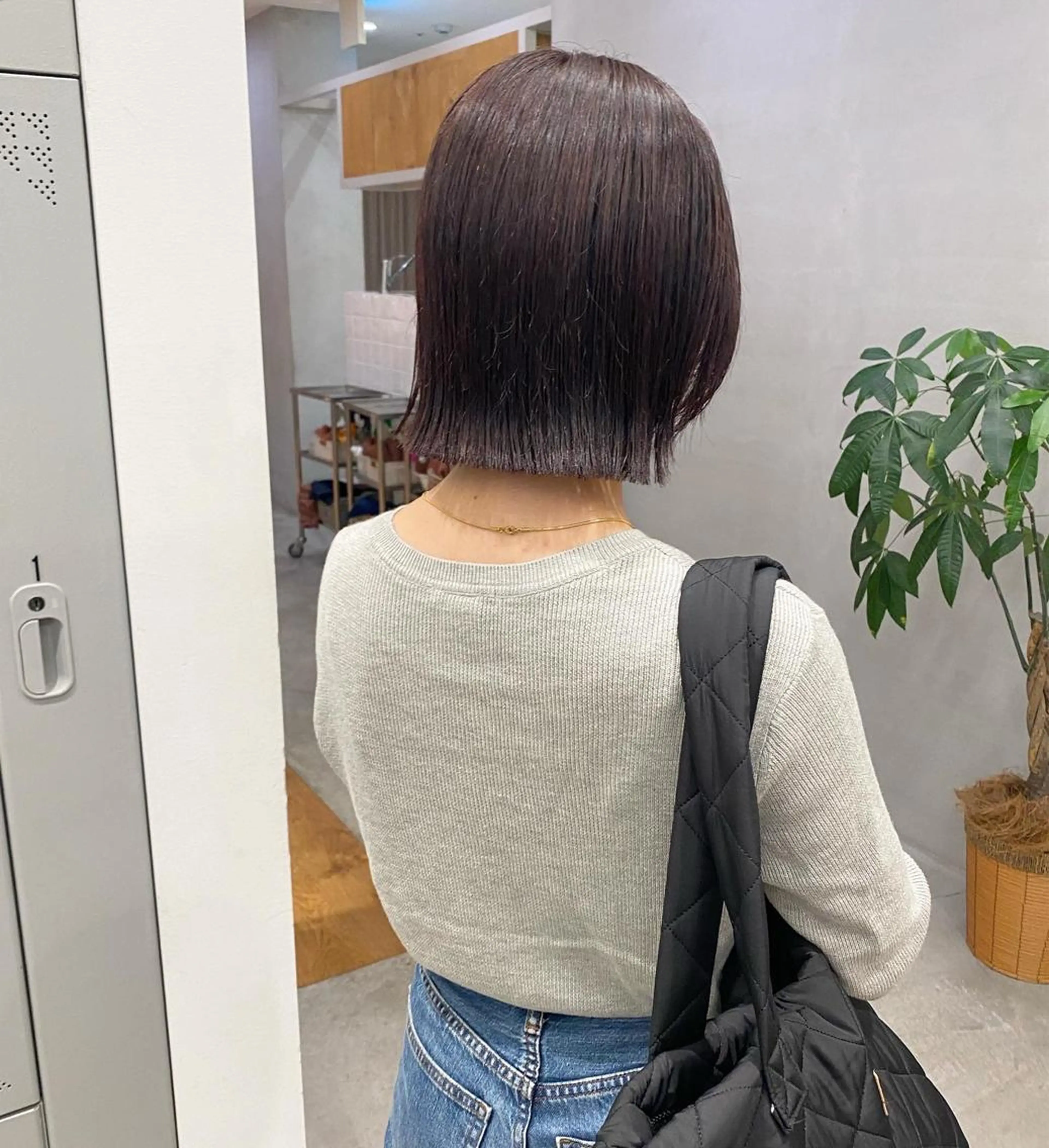 ミディアム カラー ボブ 、 、のヘアスタイル