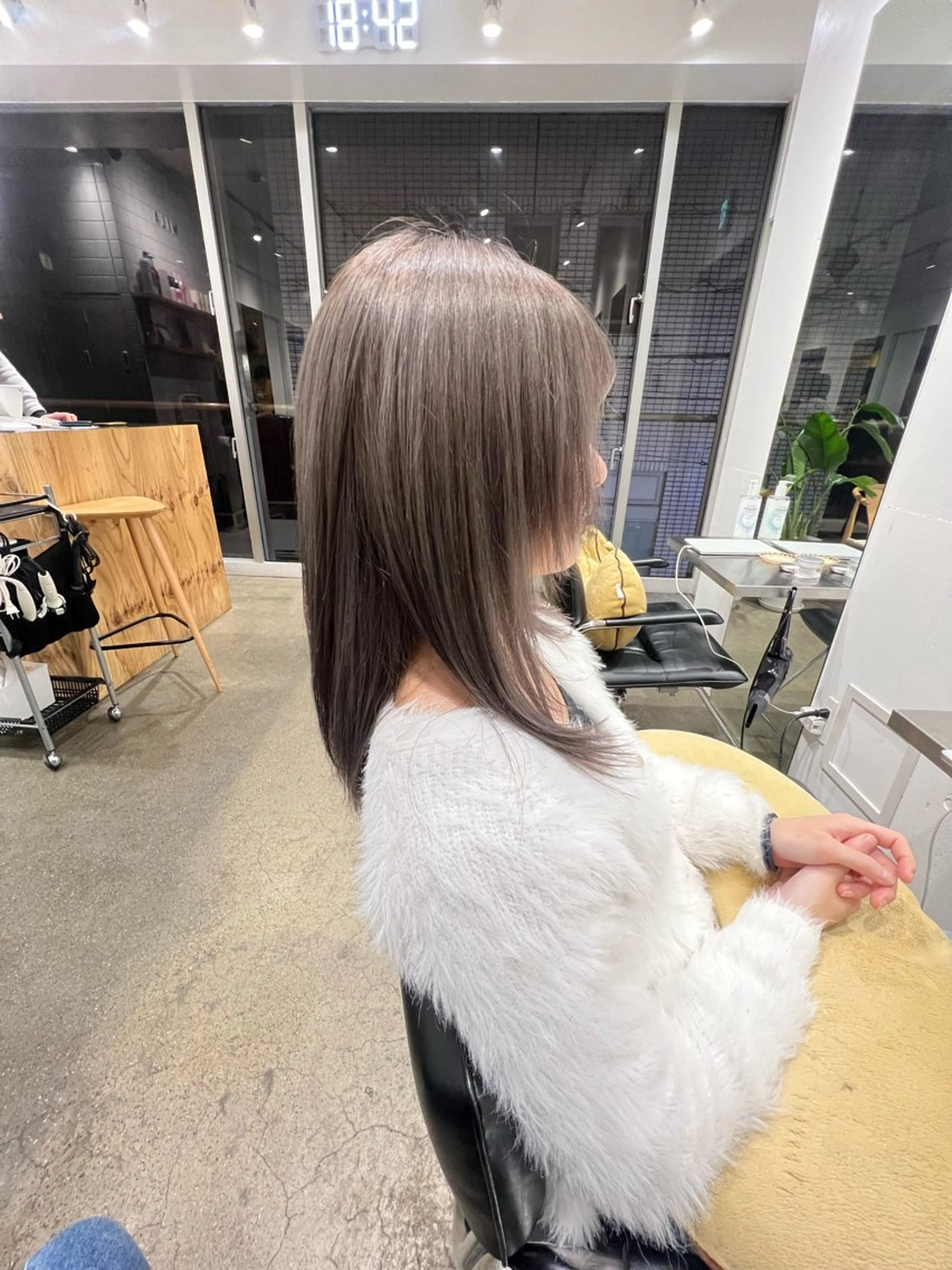 セミロング カラー ブリーチ ケアブリーチ ケアカラー グレージュ シルバー ヘアカラー トリートメント ヘッドスパ ✨髪質改善矯正× ブリーチ✨YU-KIのヘアスタイル