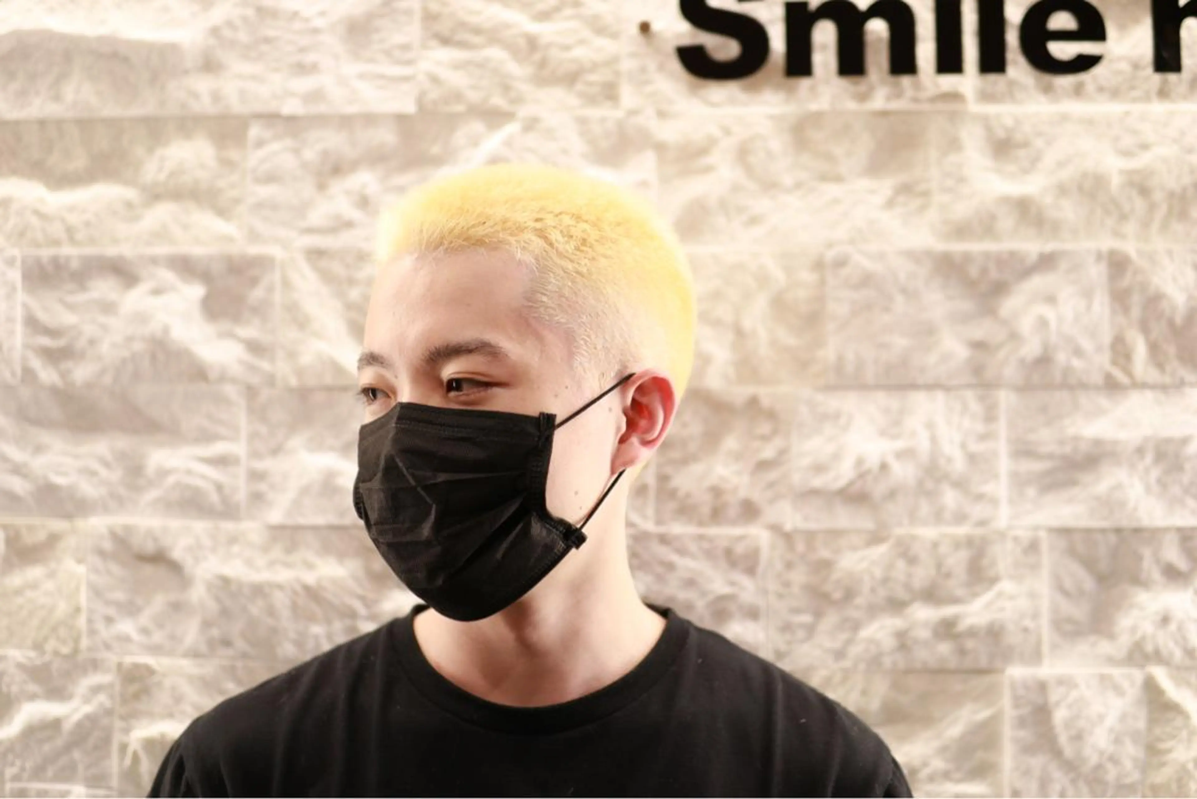 ショート カラー メンズ メンズブリーチ ブリーチ ヘアカラー 福留 叶太のヘアスタイル