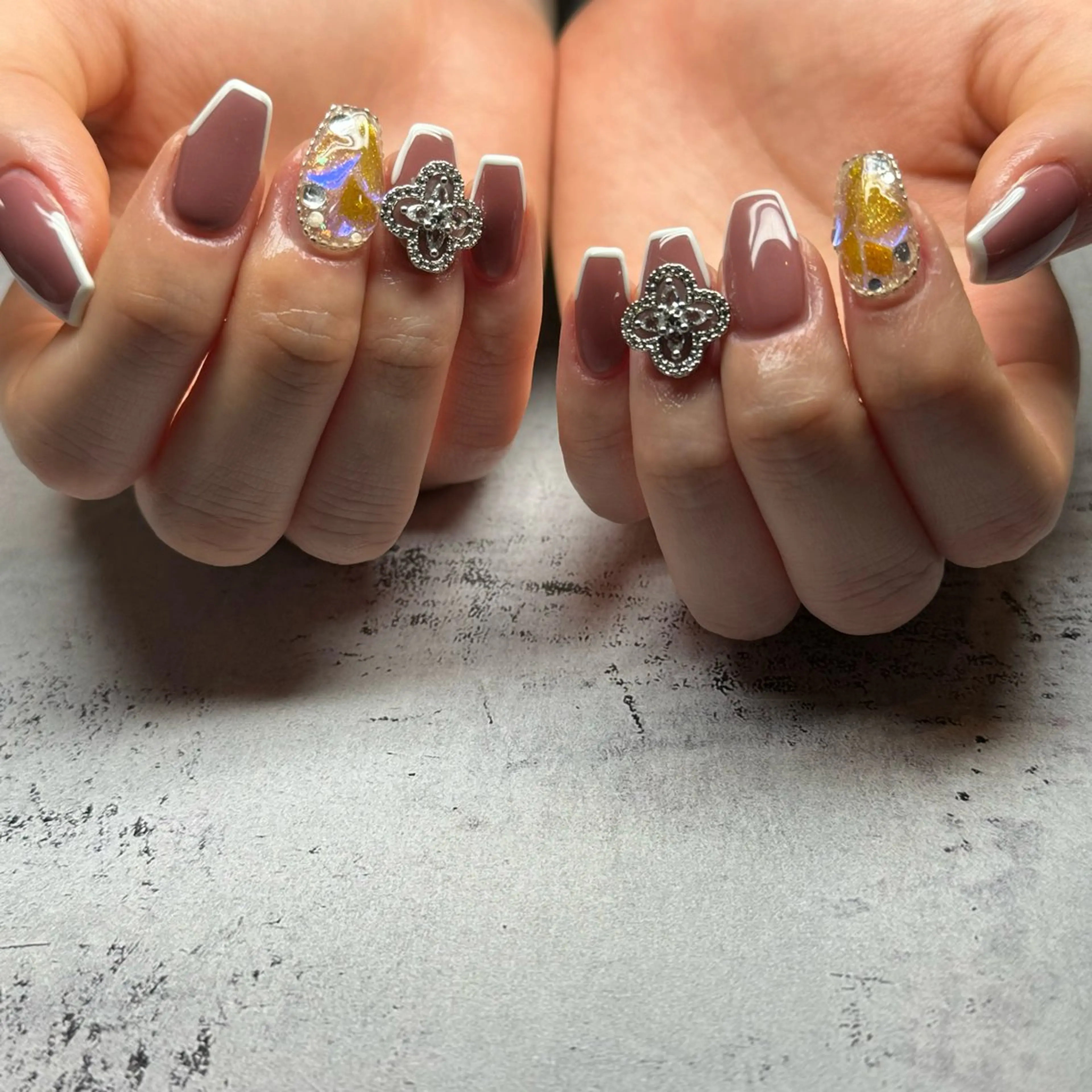 ネイル ハンドネイル 𝐫𝐚𝐢 𝐧𝐚𝐢𝐥の眉毛・アイブロウイメージ