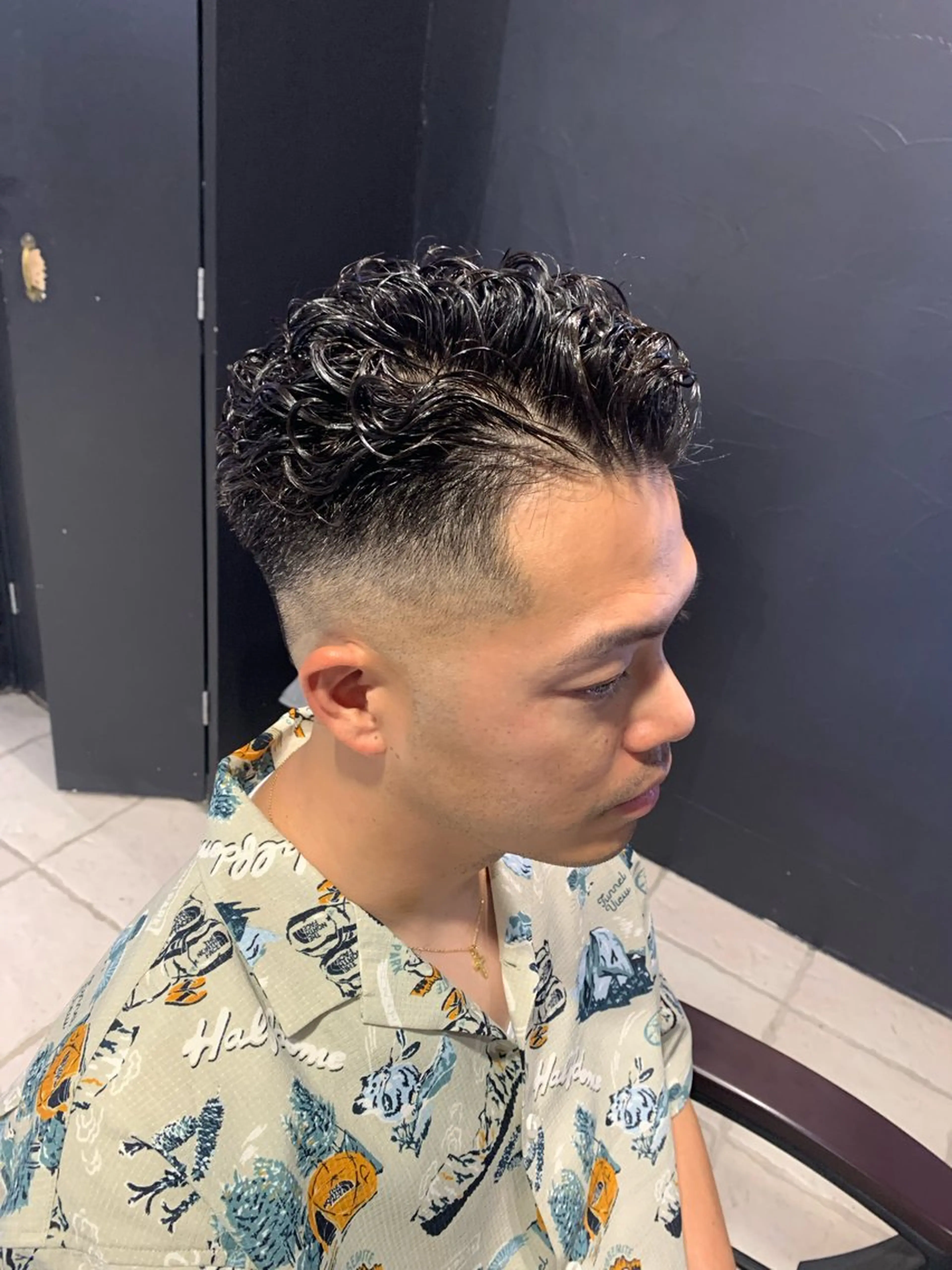 ショート メンズ フェードカット メンズパーマ スキンフェード カット パーマ ヘアセット メンズパーマ/難波/ 心斎橋　室園亮佑のヘアスタイル