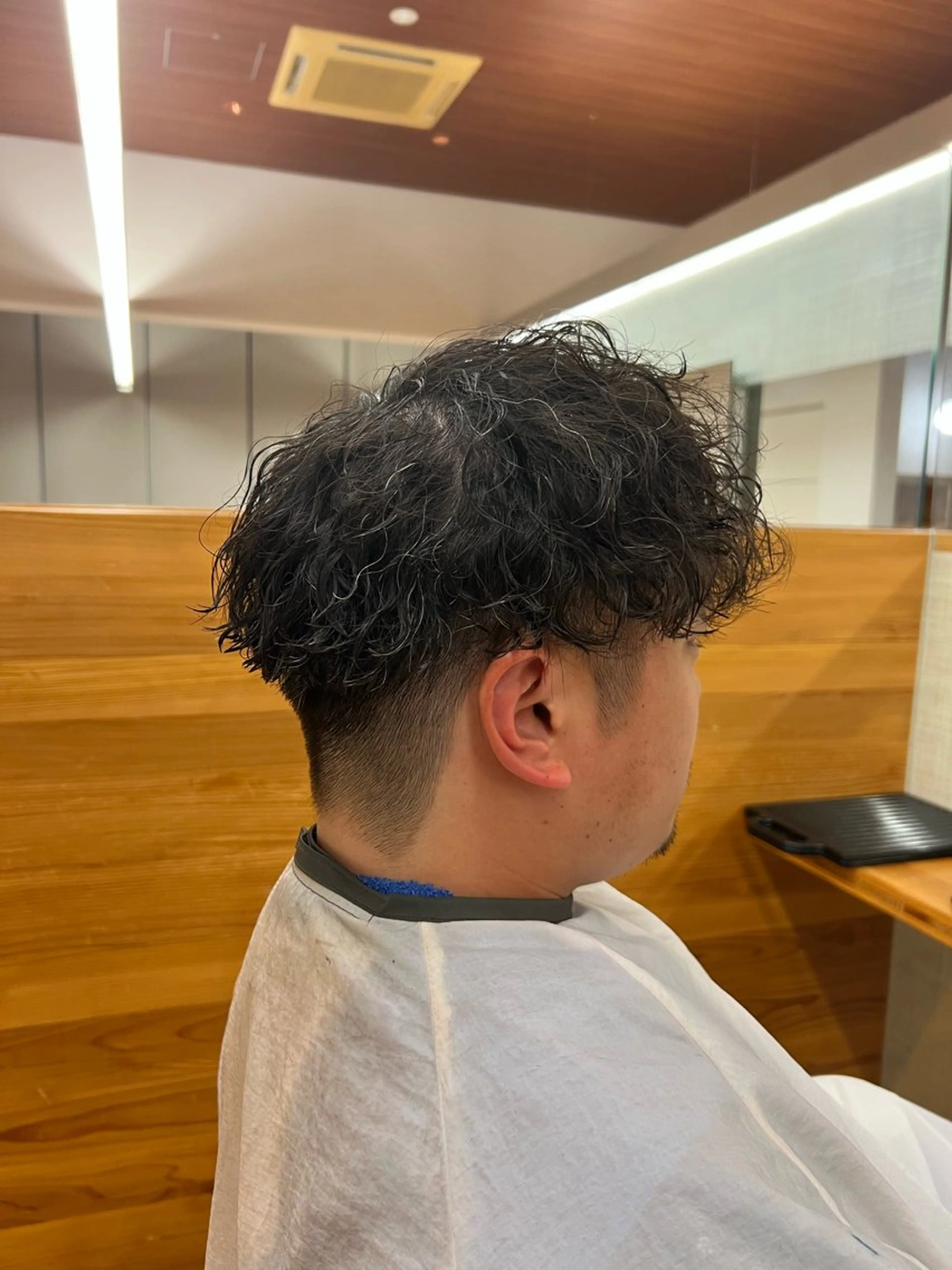 ショート パーマ メンズ メンズパーマ ツイストスパイラルパーマ スパイラルパーマ 櫻井涼央 ／メンズ特化／短髪／のヘアスタイル