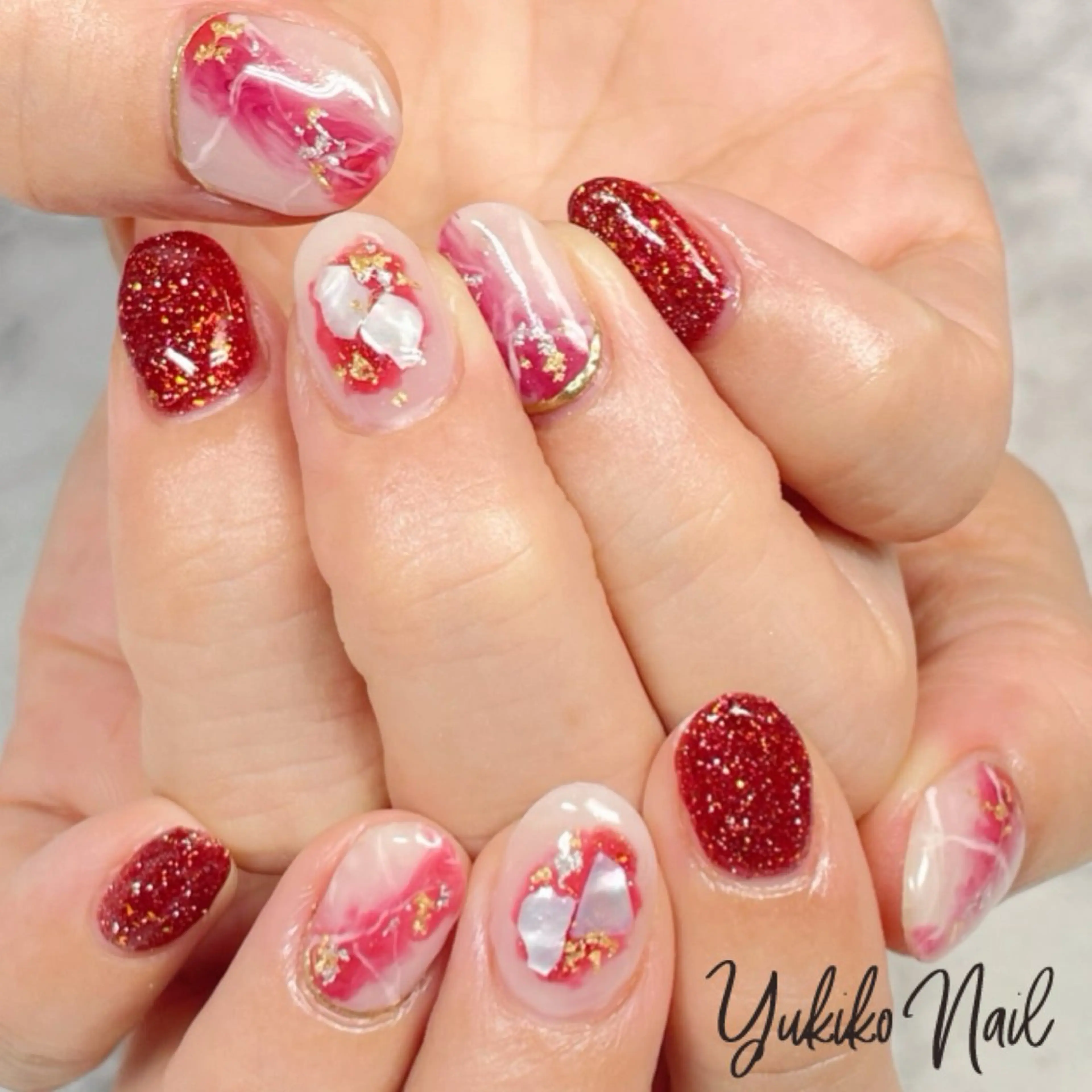 ネイル フラッシュネイル マグネットネイル 大理石ネイル(マーブル) ニュアンスネイル 赤色 ハンドネイル ユキコ ネイルのネイルデザイン