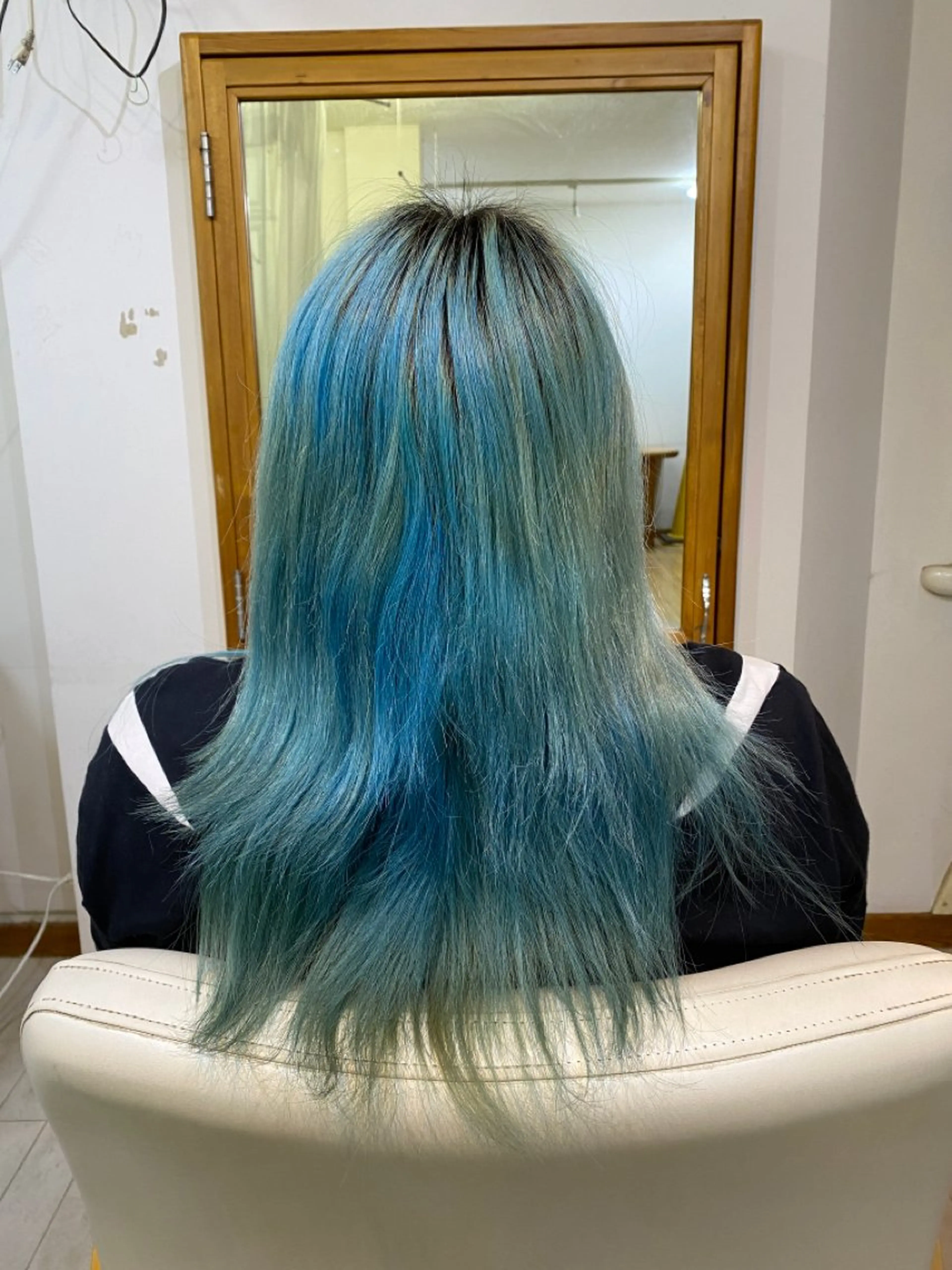 セミロング カラー CRADLE Takeuchiのヘアスタイル