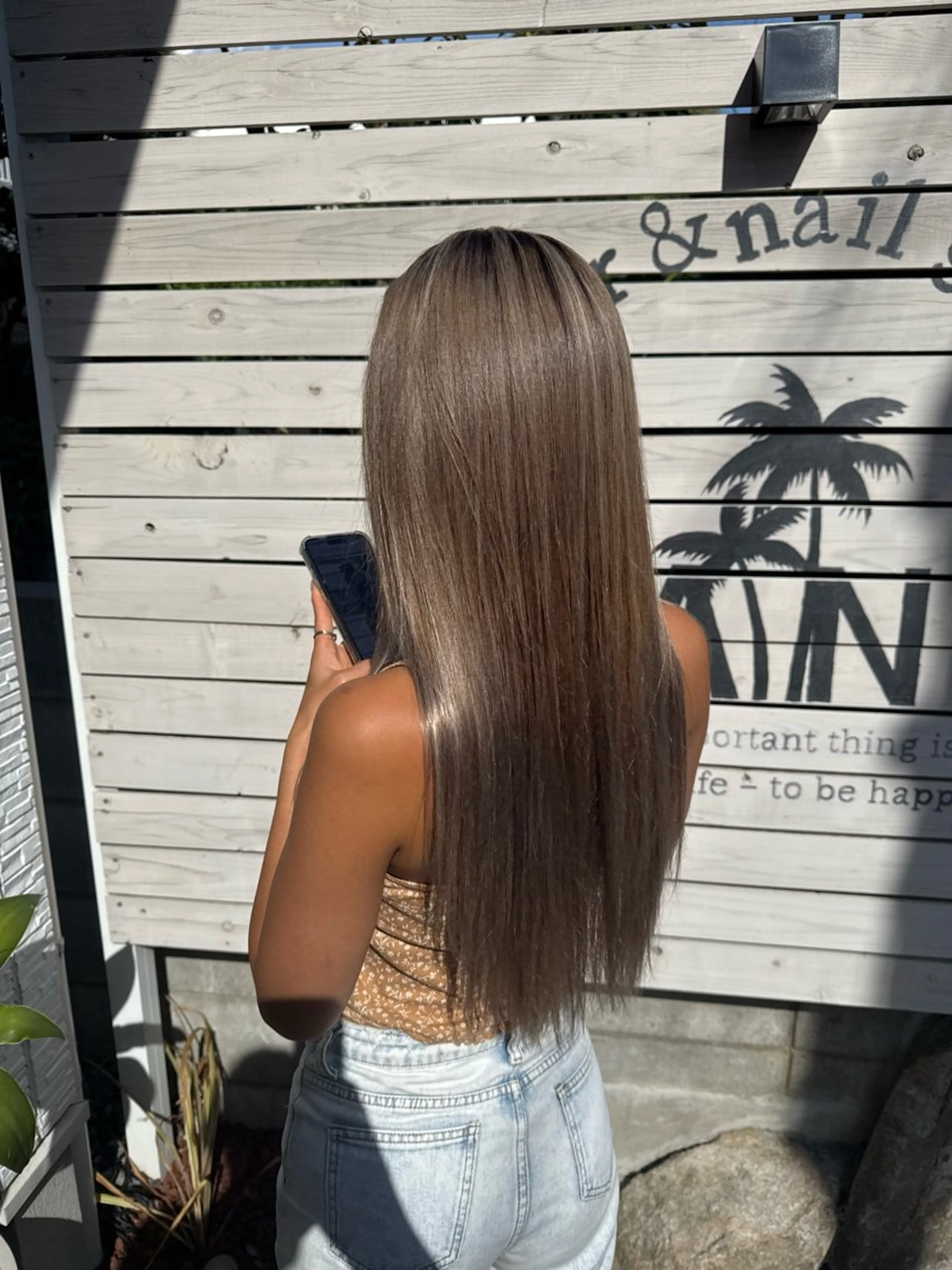 ロング カラー ブリーチ ハイライトカラー 卒業式のヘアスタイル ハイライト LANI hair resortのヘアスタイル