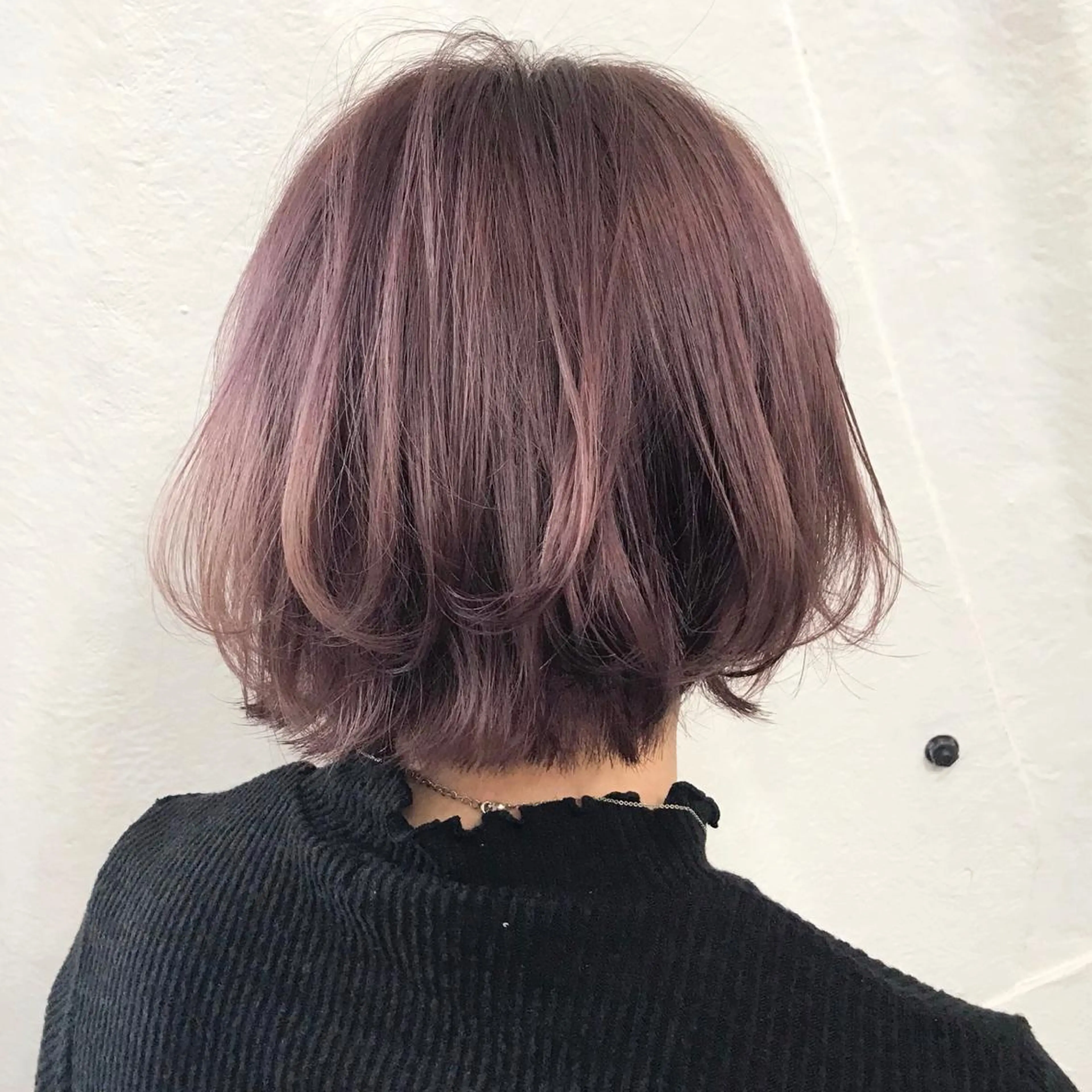 ショート カラー ブリーチ グレージュ ピンクカラー サロウィン所属・K-POP好き美容師 🇰🇷Kai.Yのヘアスタイル