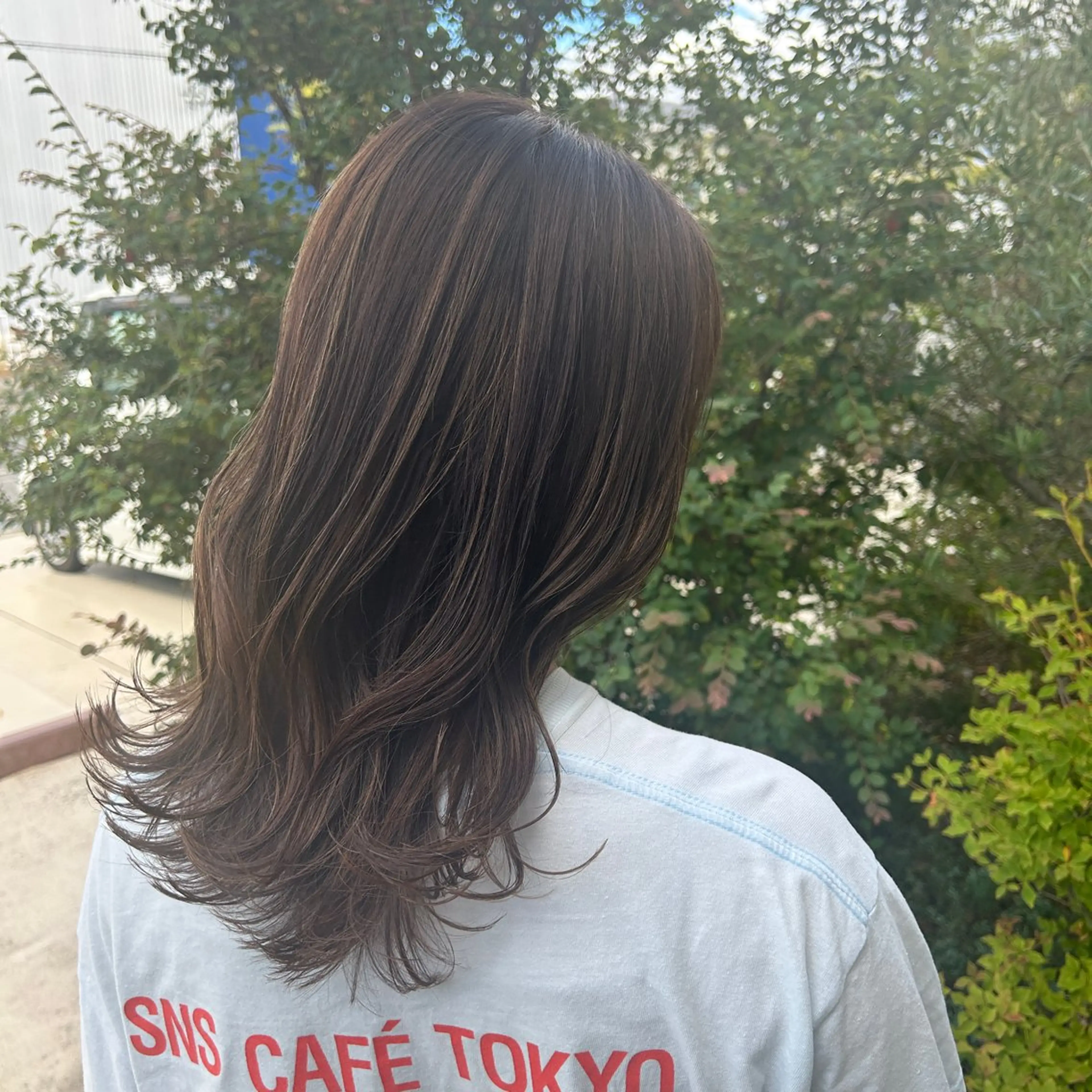 ミディアム カラー ブリーチ グレージュ ハイライトカラー ハイライト ヘアカラー 山本 知佳のヘアスタイル