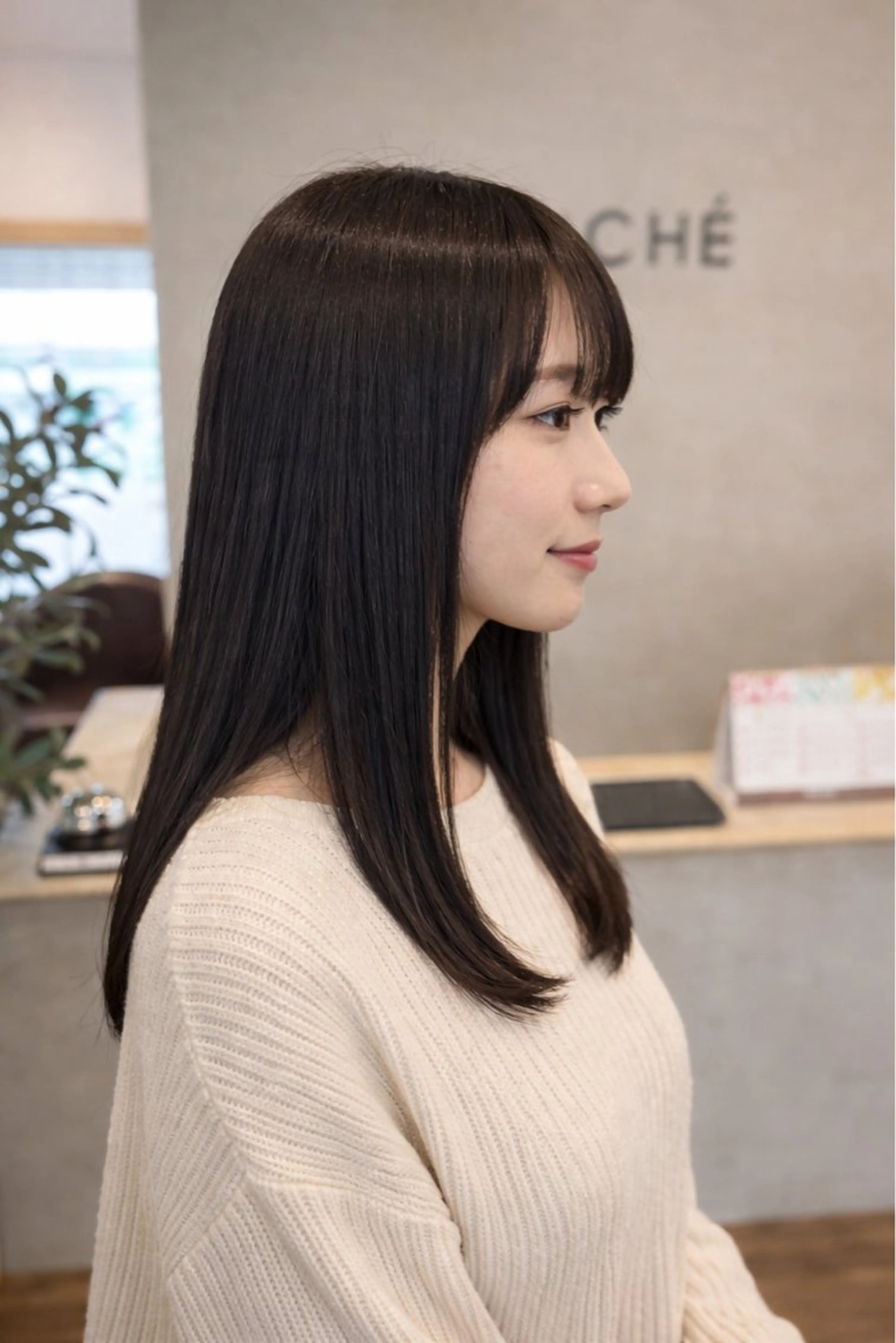 セミロング カット 縮毛矯正 穐山 翔也のヘアスタイル