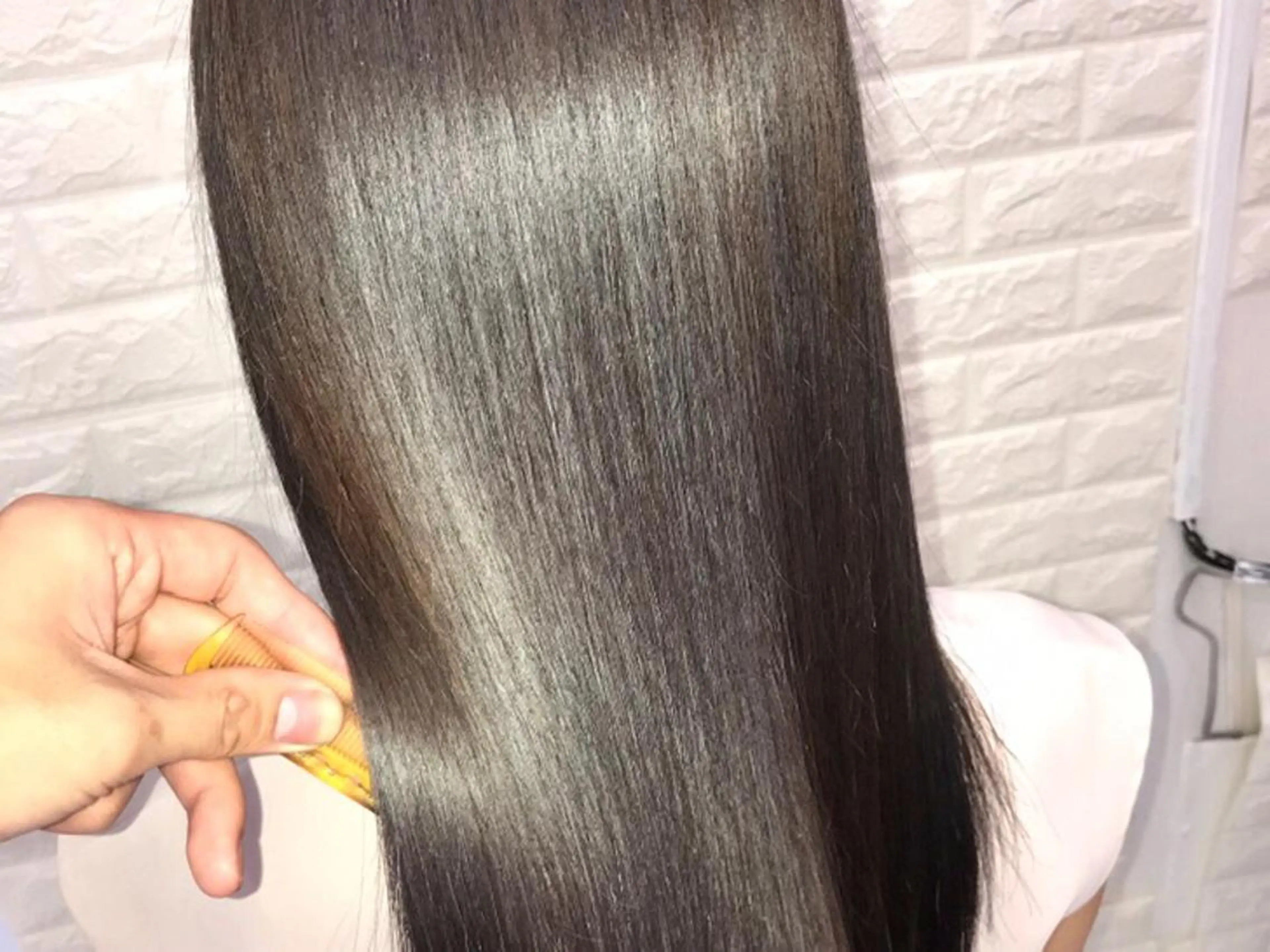 セミロング トリートメント 20代半ば上質なへア ケア 髪質改善 大西のヘアスタイル