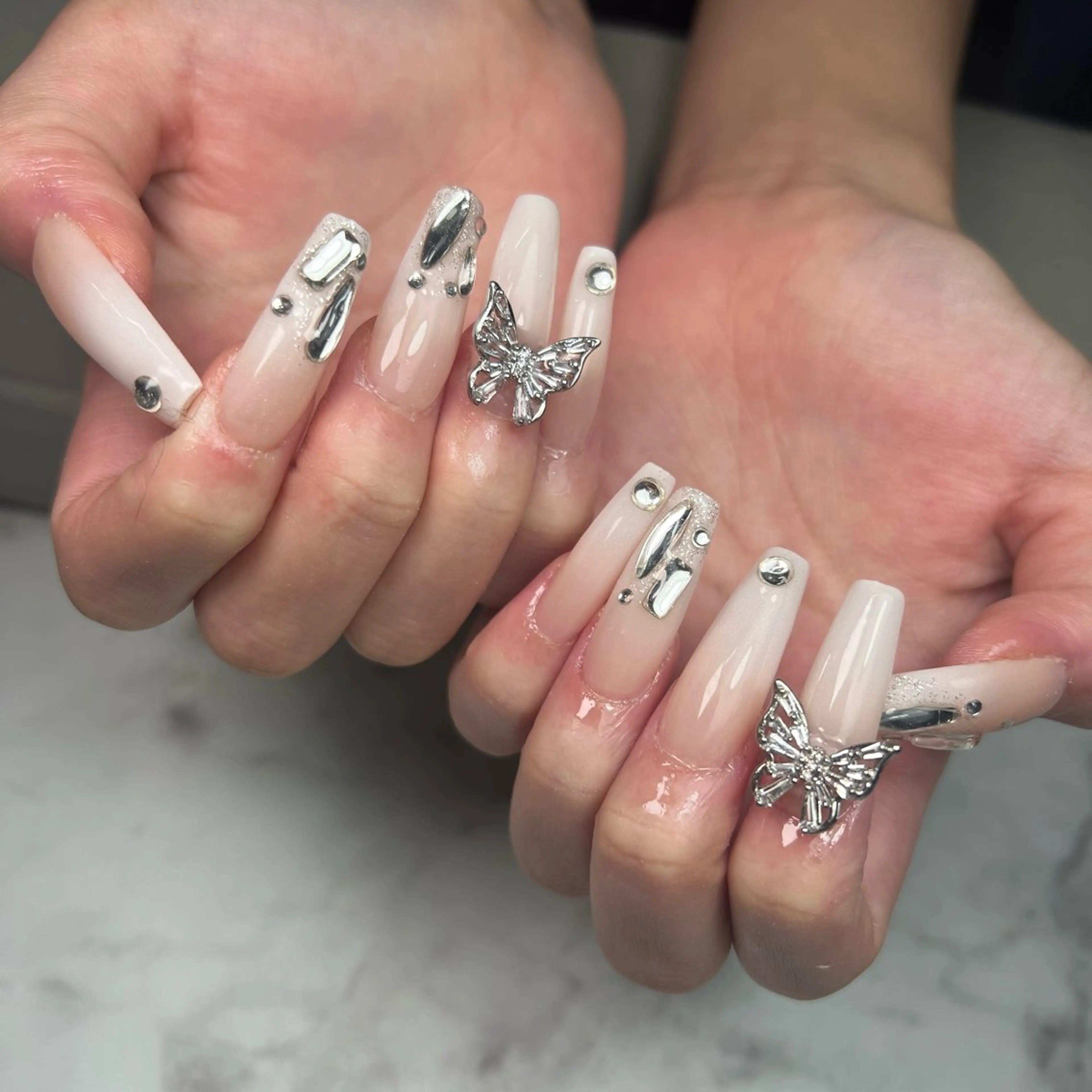 ネイル ハンドネイル Nail Salon L'arc所属・💊大阪/心斎橋 moni🧠のネイルデザイン