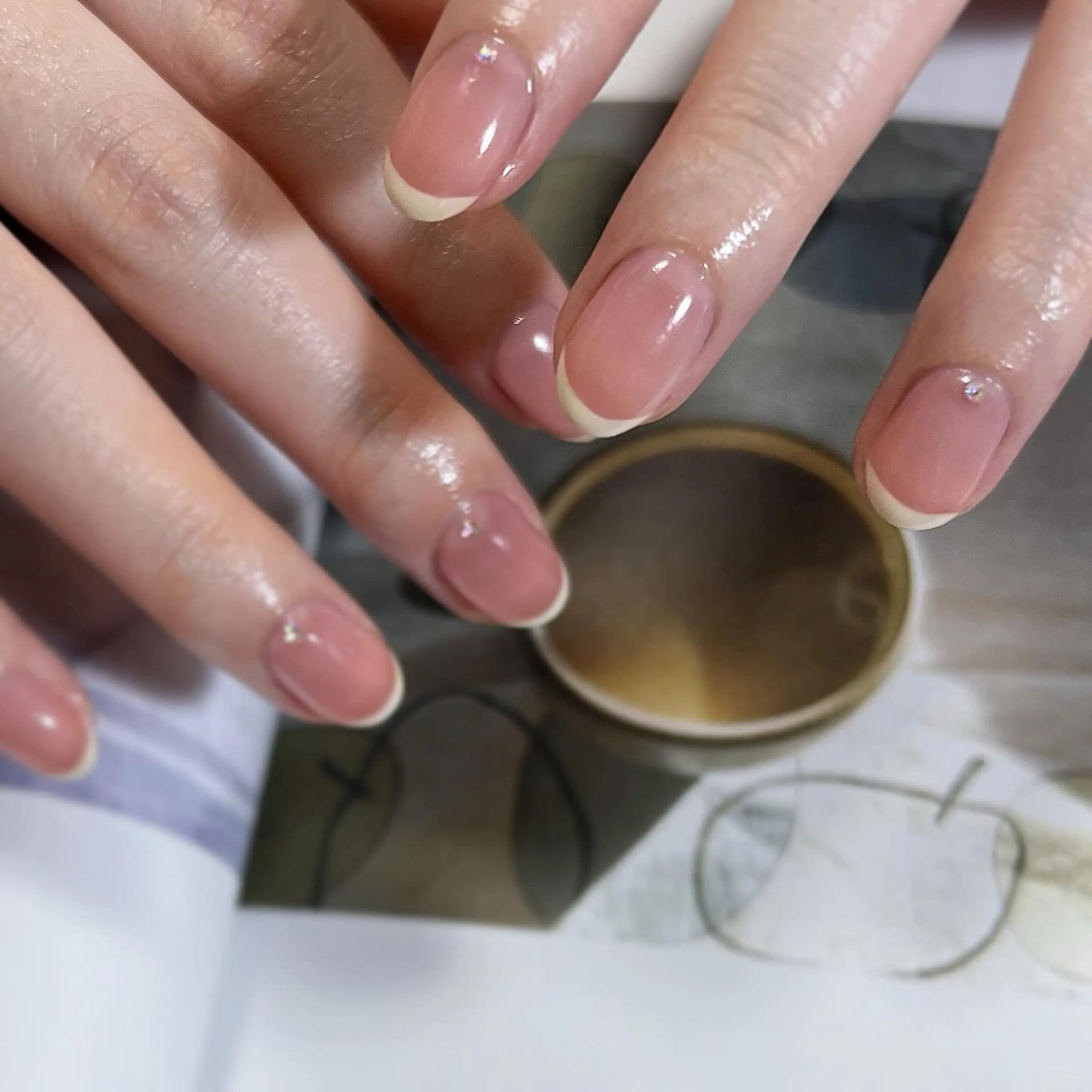 ネイル オーロラネイル フレンチネイル ワンカラーネイル ピンク シンプルネイル ハンドネイル pointillé .ayaのネイルデザイン