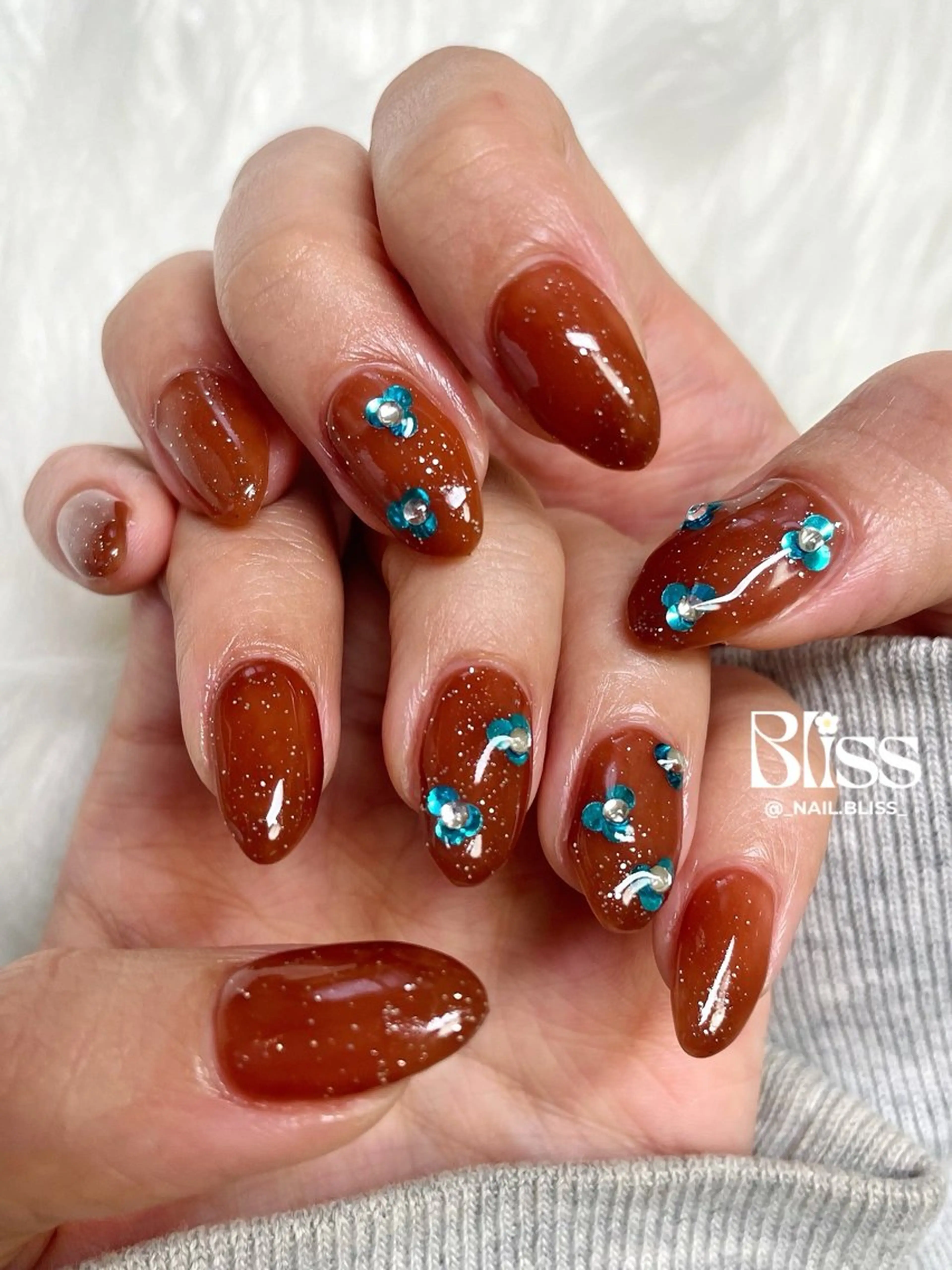ネイル ブラウン 水色 ハンドネイル NAIL BLISSのネイルデザイン