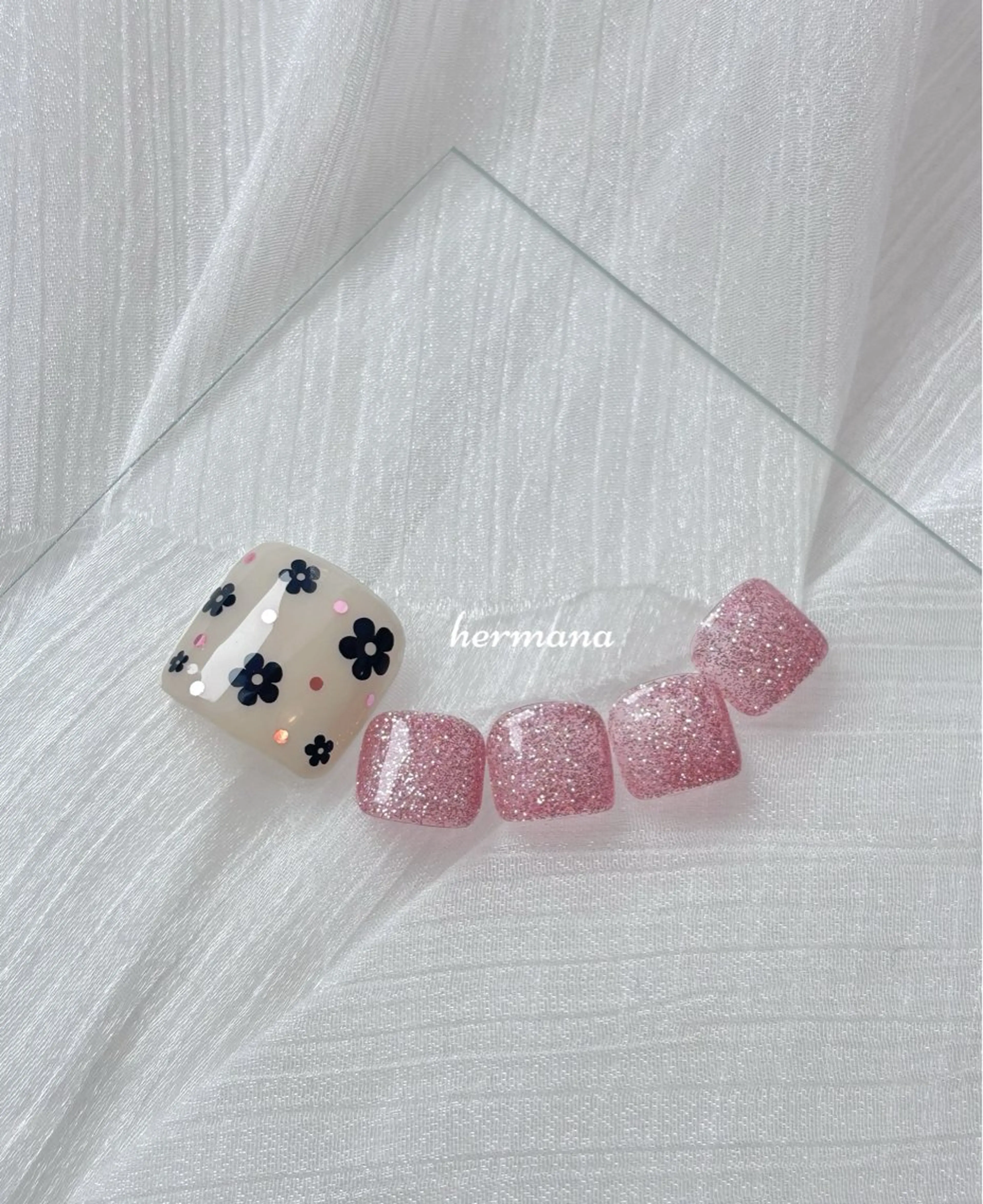 ネイル オーロラネイル ブルー フットネイル 氷ネイル・うるうるネイル マグネットネイル 伊藤 菜緒のネイルデザイン