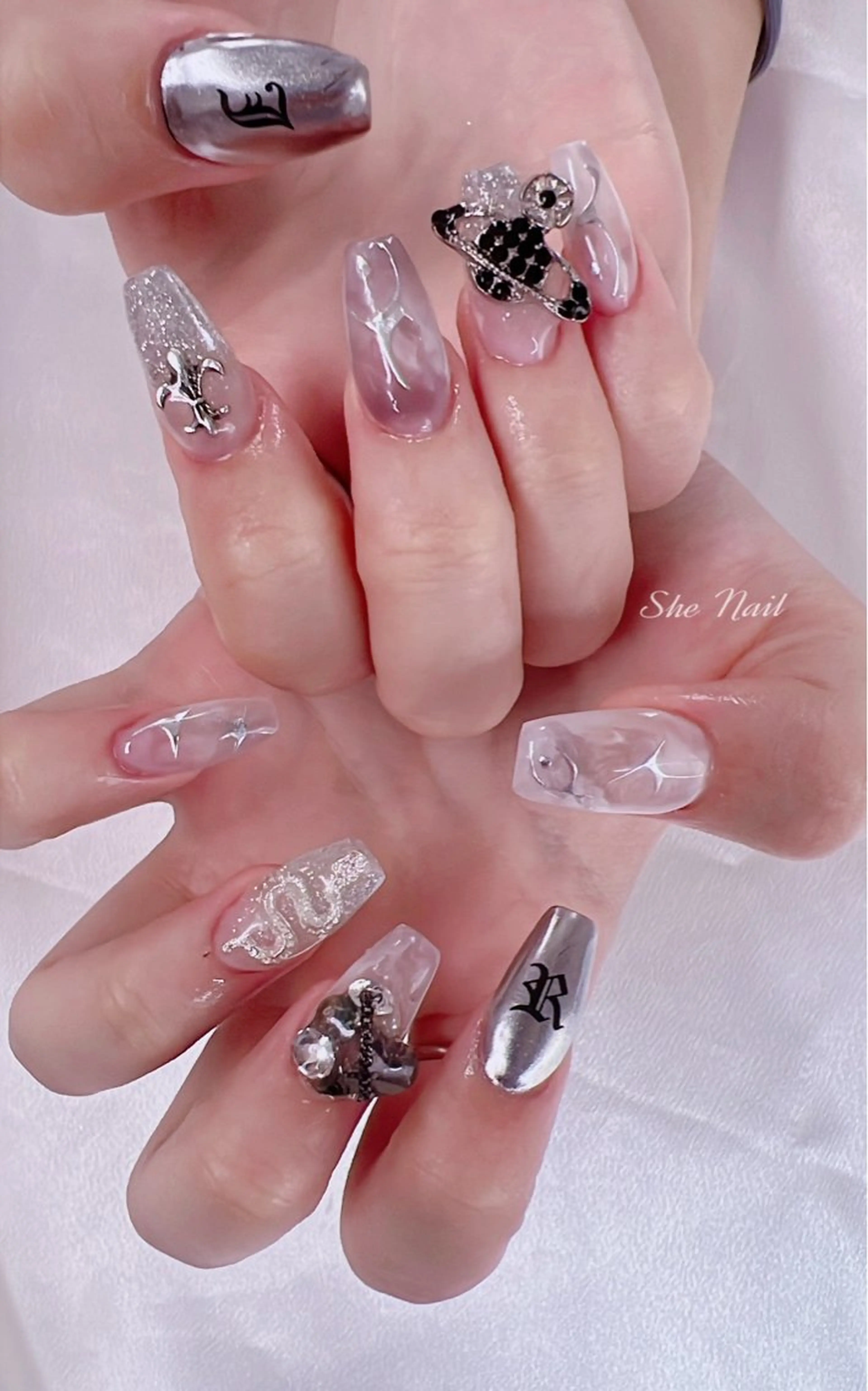 ネイル チークネイル 長さ出し フレンチネイル ハート キラキラネイル ハンドネイル She   Nail所属・ISA_ BELLAのネイルデザイン