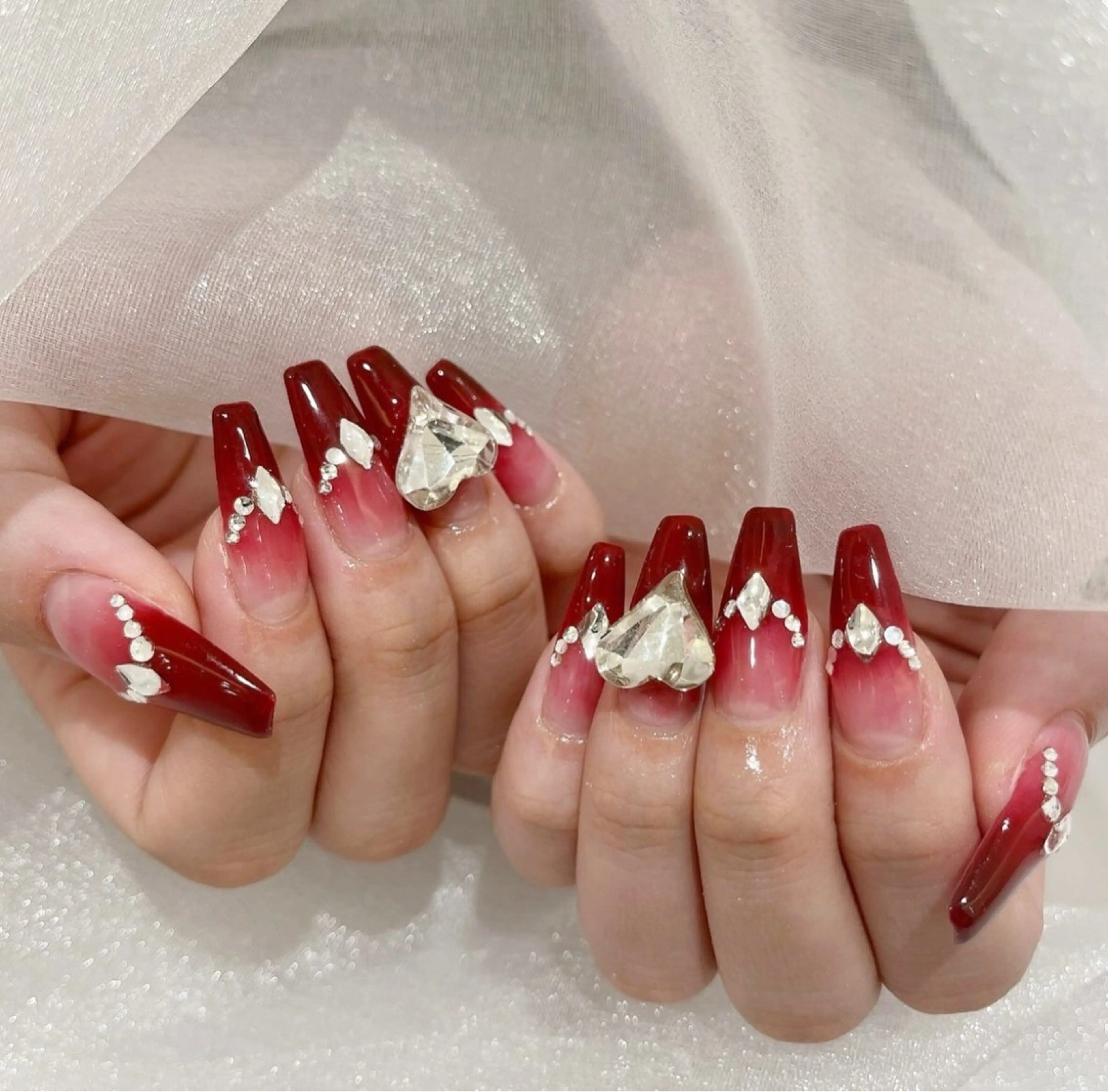 ネイル オーロラネイル クリアネイル フラッシュネイル ジェルネイル グラデーション ハンドネイル Amee Nail Salonのネイルデザイン