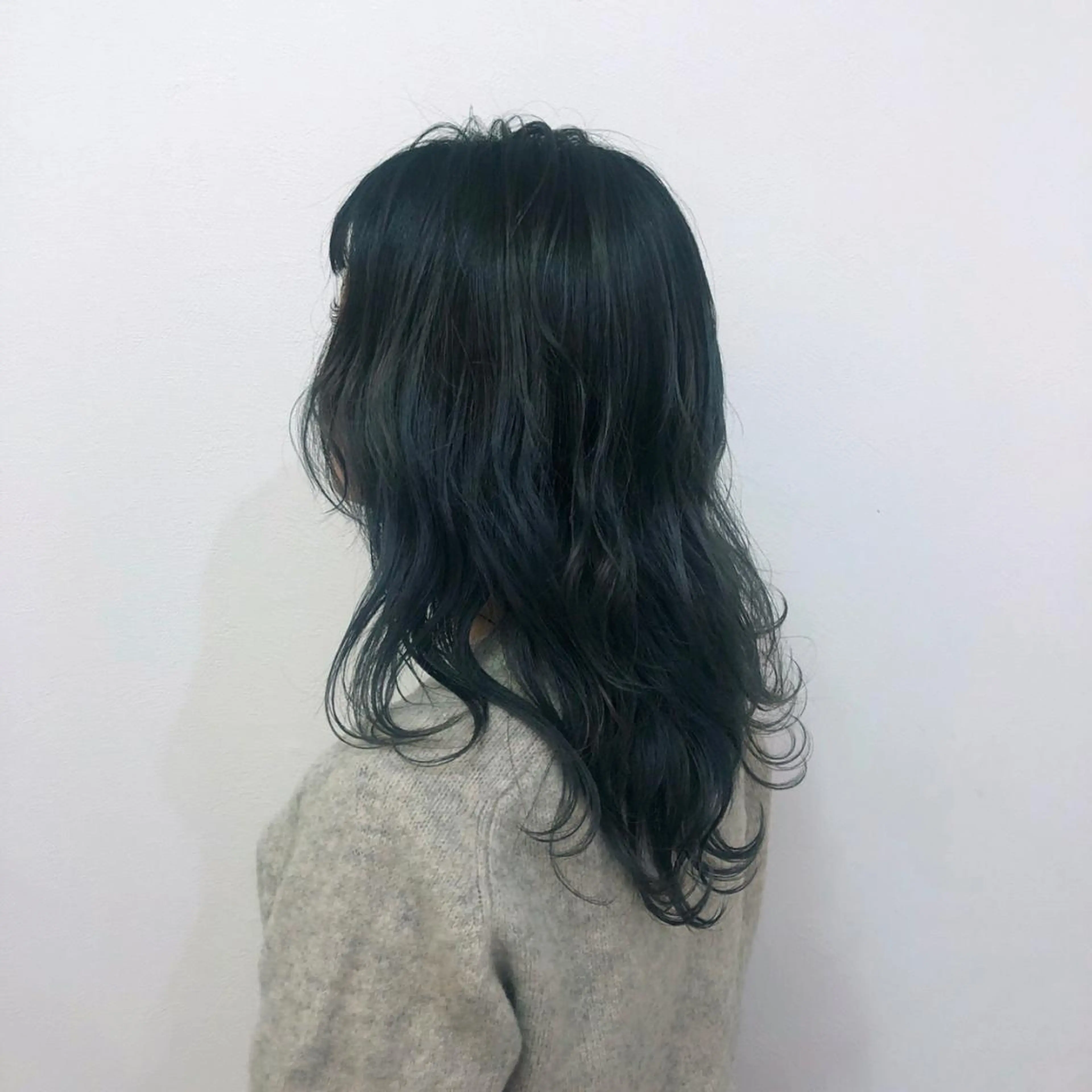 ロング カラー ネイビーカラー カット ヘアカラー トリートメント 酸性縮毛矯正🧴韓国 レイヤー/髪質改善のヘアスタイル