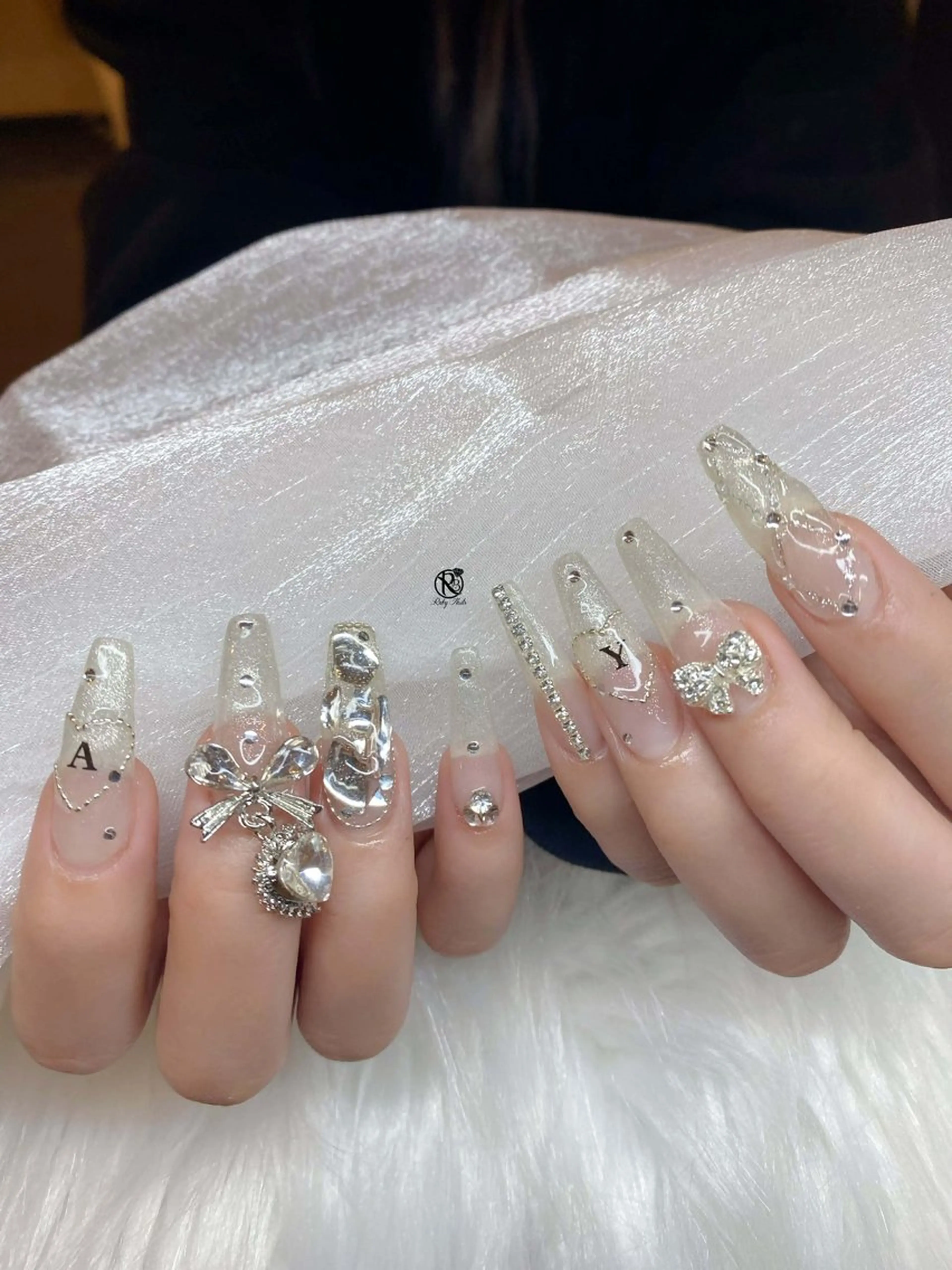 ネイル ボルドー ブラウン チークネイル ドット フットネイル ハンドネイル RUBY Nail Salon[霞ヶ関店]所属・Ruby Nail 霞ヶ関店のネイルデザイン