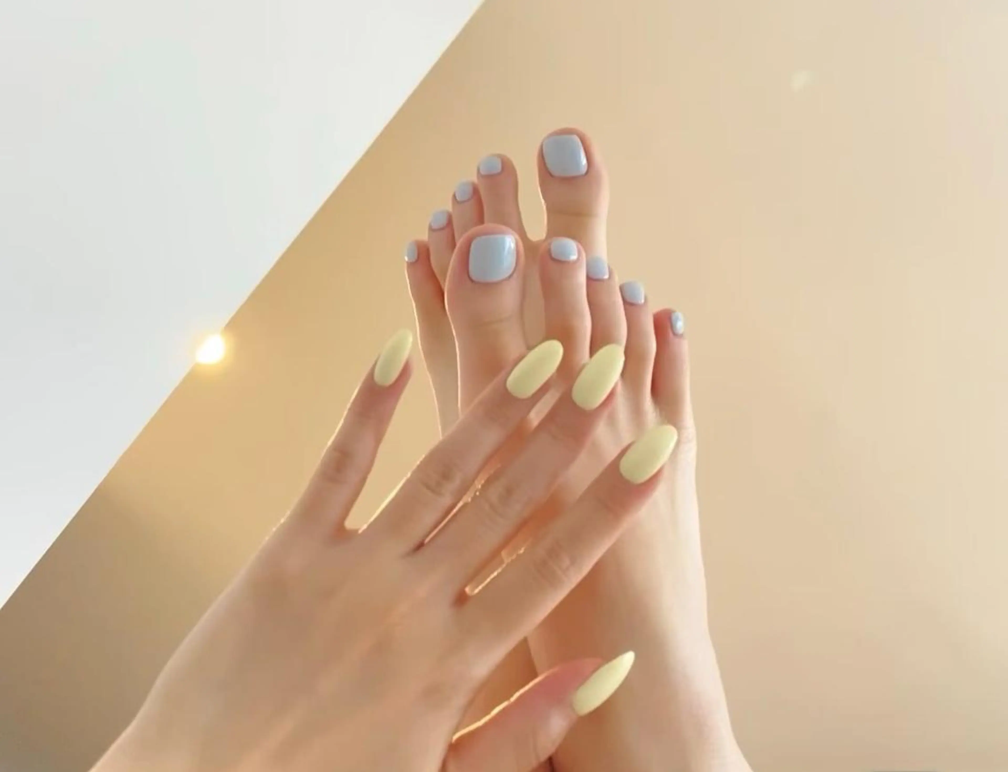 [新規オフ無料]人気💕フット👣&ハンド🤲🏻ワンカラーの写真