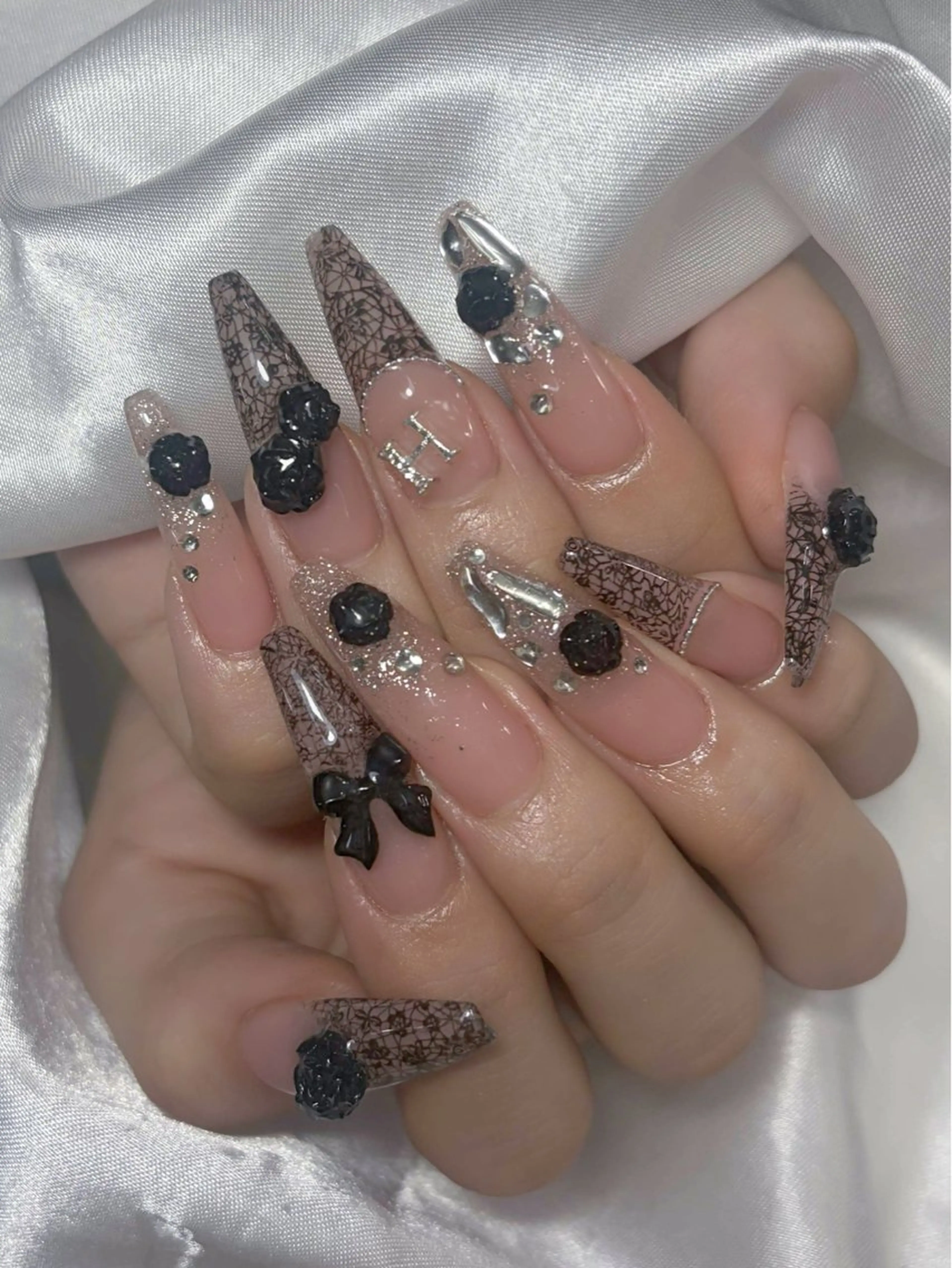 ネイル ハンドネイル LEELA NAIL STUDIO所属・LEELA NAIL STUDIOのネイルデザイン