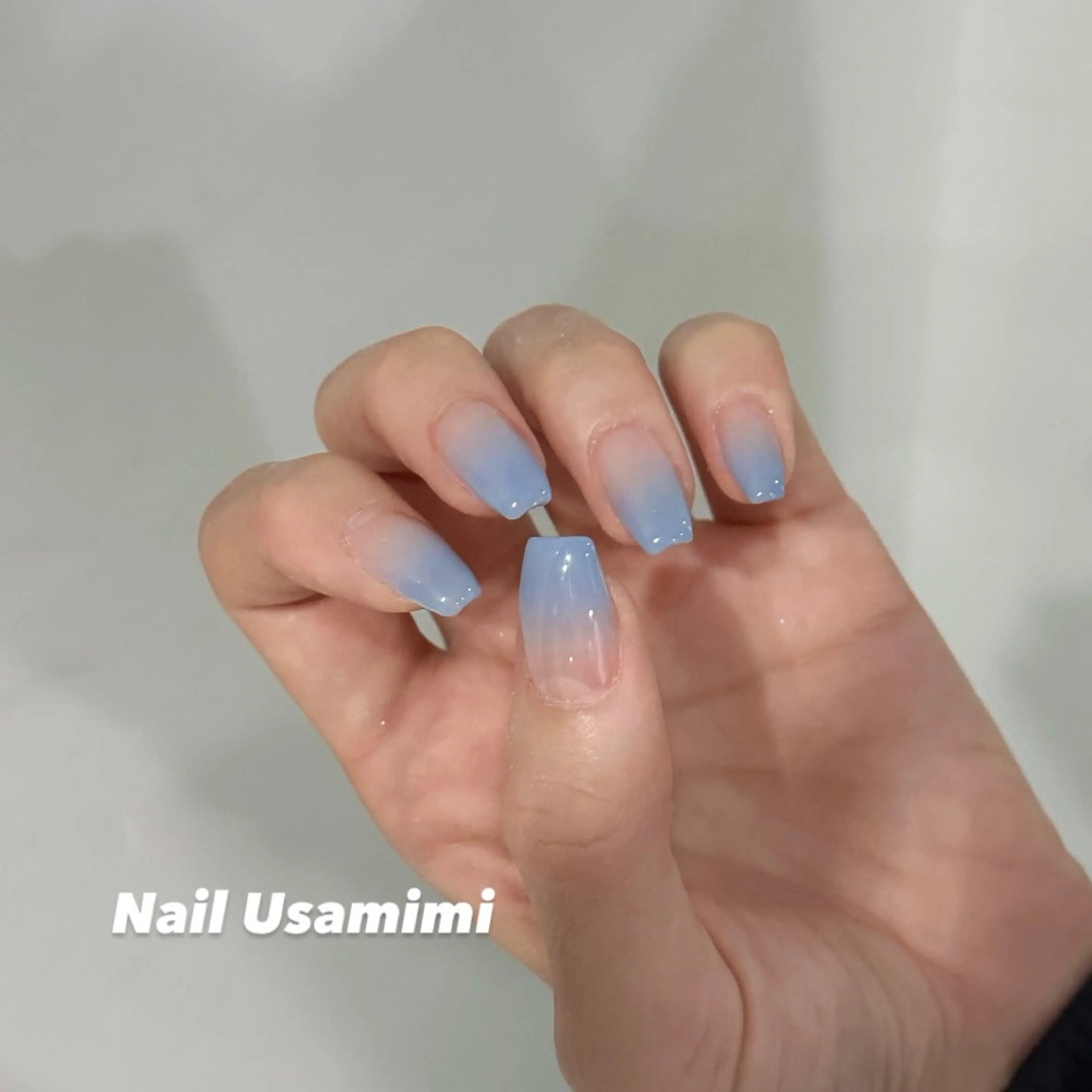 ネイル グラデーション 水色 シンプルネイル 春ネイル ハンドネイル 本町NailUsaM imi MOMOKAのネイルデザイン