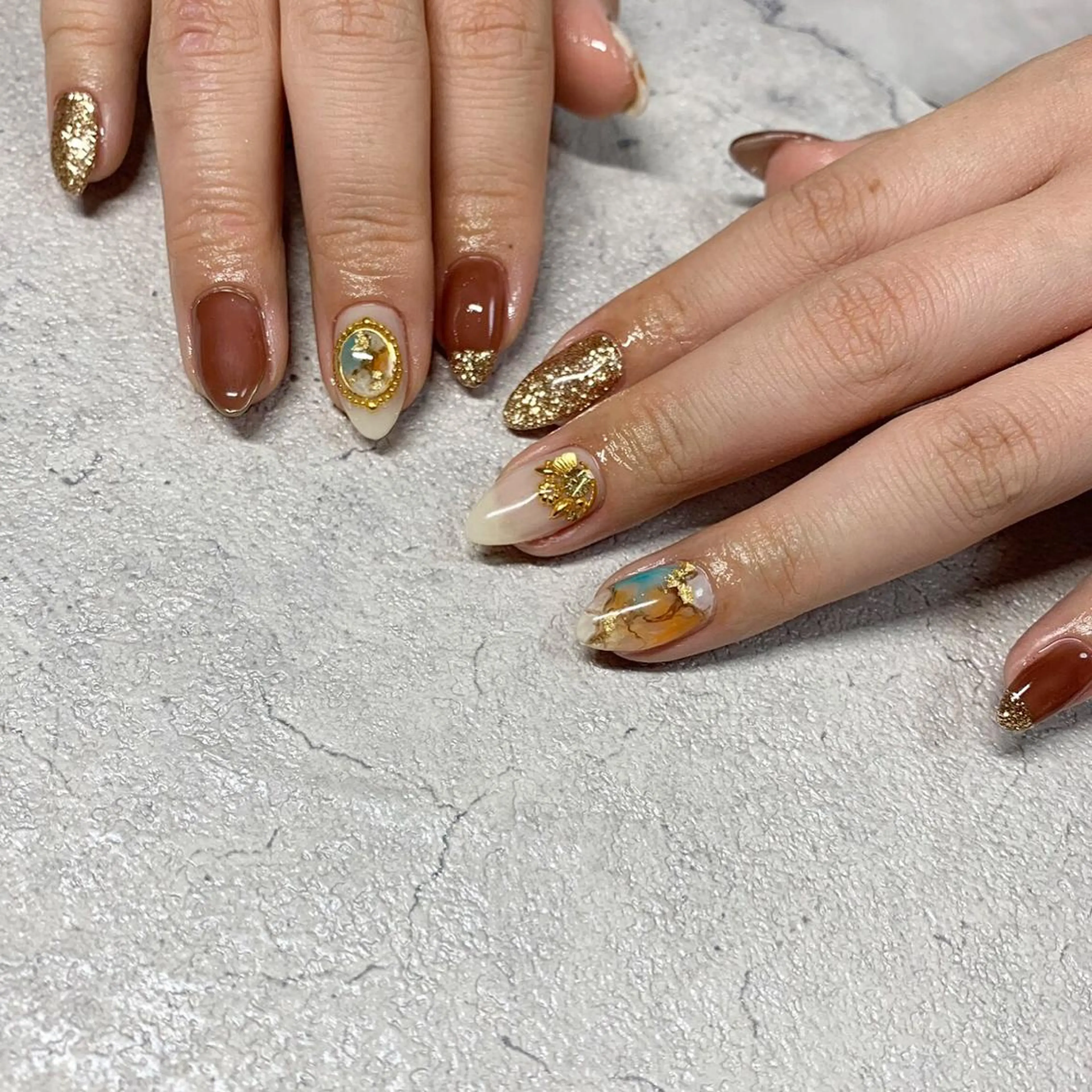 ネイル ストーンネイル ëmma nail_ by chulaのネイルデザイン