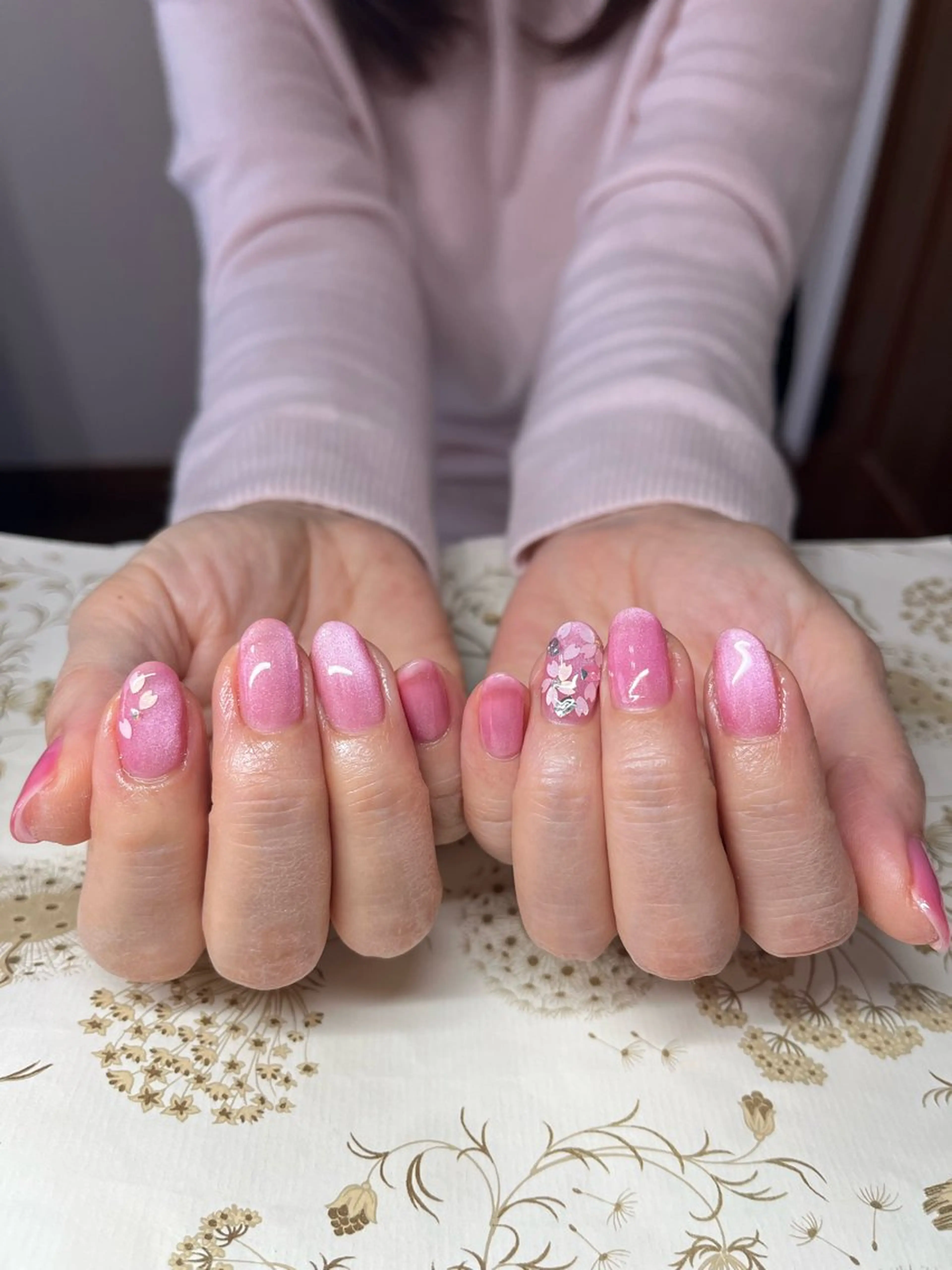 ネイル 桜ネイル マグネットネイル ピンク 春ネイル ハンドネイル miel nailのネイルデザイン