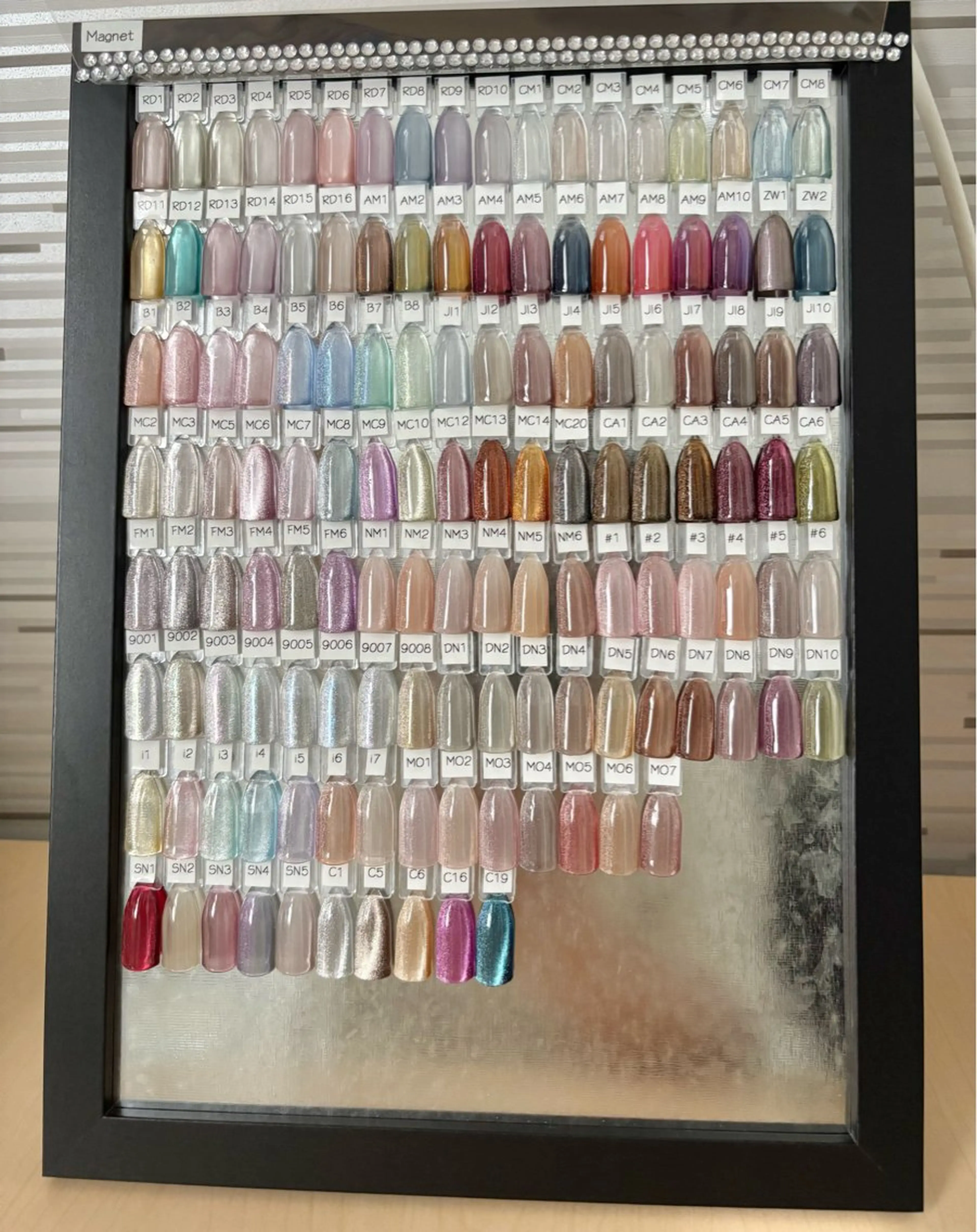 ネイル マグネットネイル わたなべ さやかのネイルデザイン