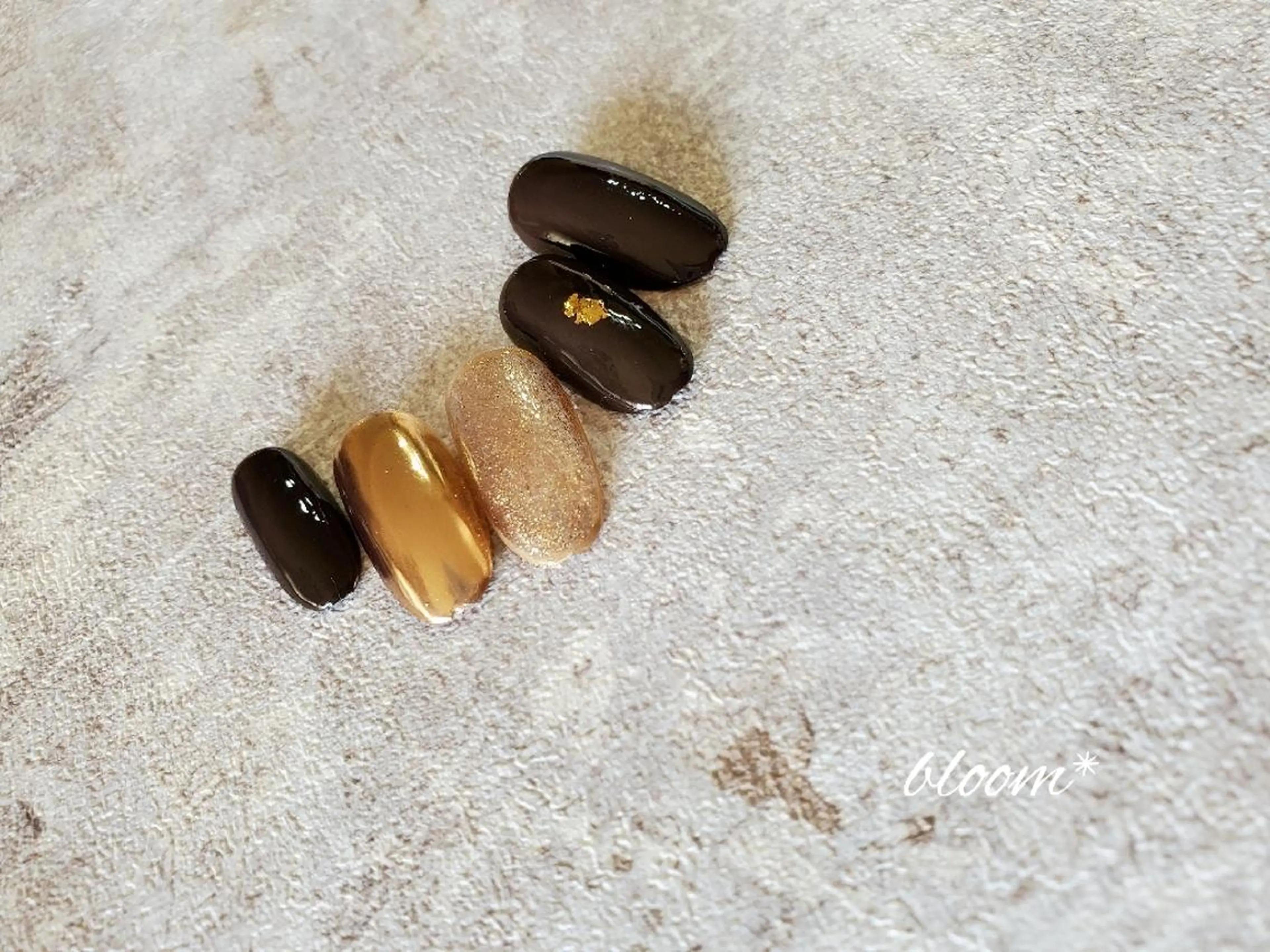 ネイル バレンタイン bloom *のネイルデザイン