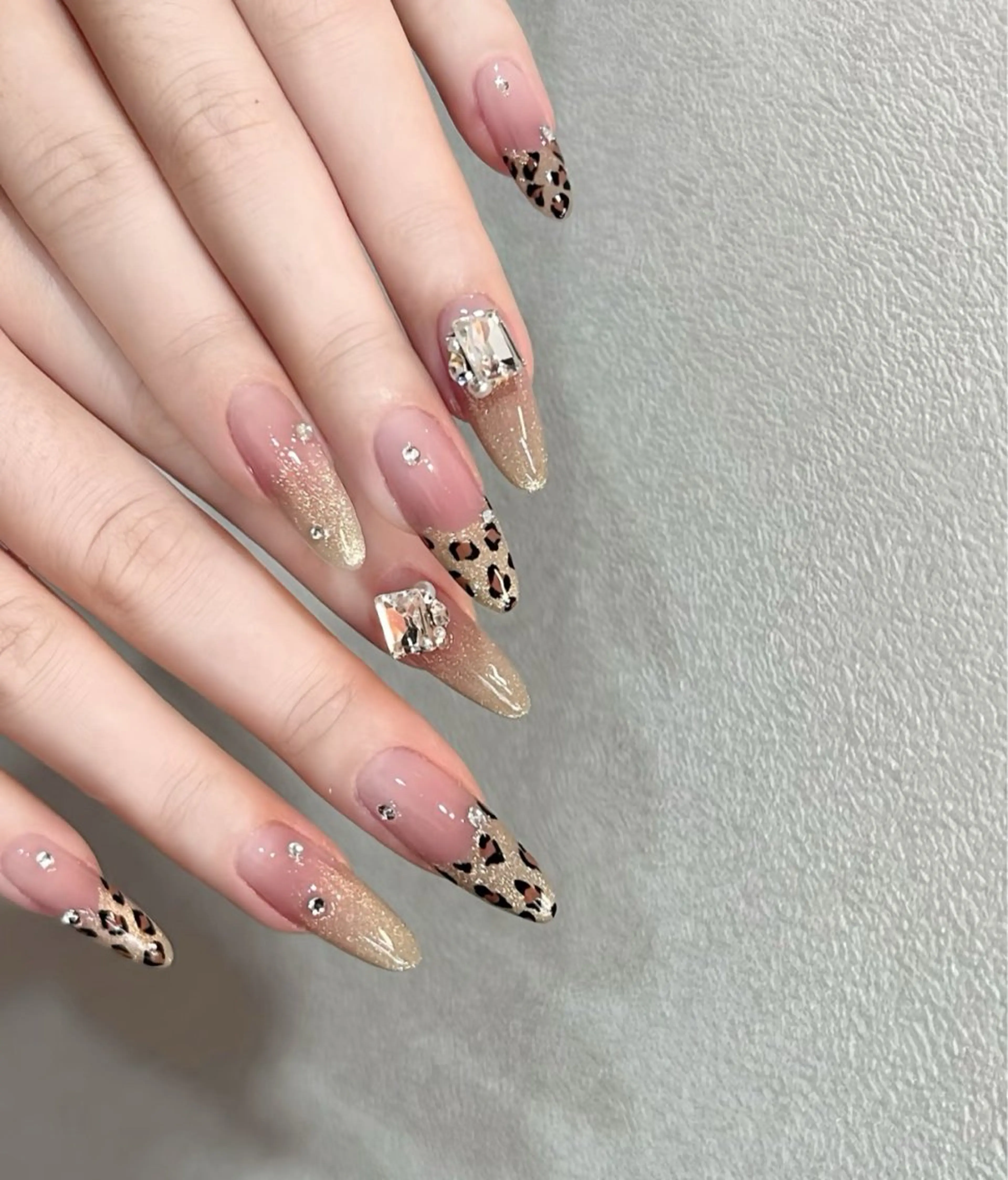 ネイル オーロラネイル フラワーネイル フットネイル フレンチネイル ジェルネイル ハンドネイル 長さだし専門 ありさのネイルデザイン