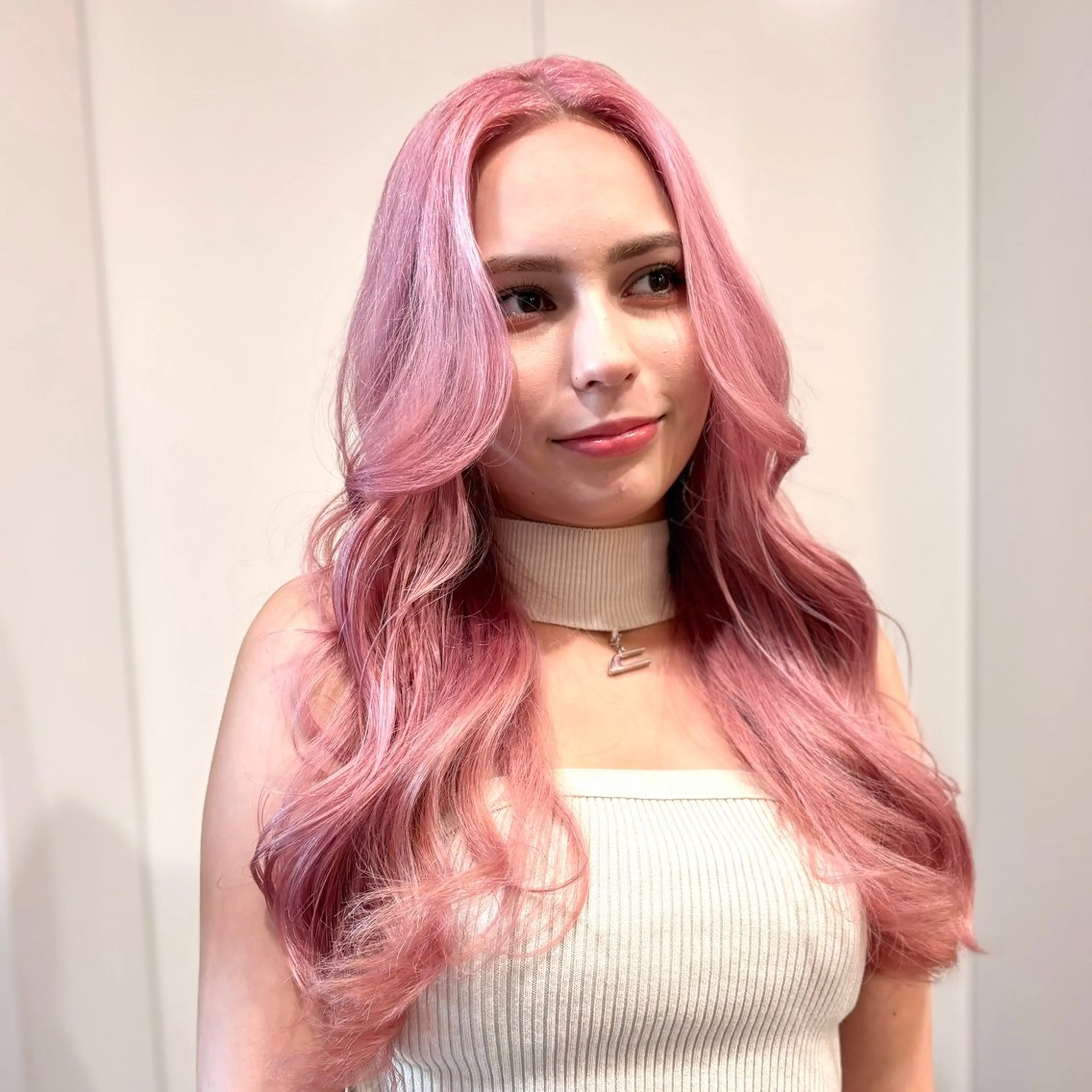 ロング カラー ピンクカラー カット ヘアカラー トリートメント ハイトーン/ウルフ/ レイヤー/Asukaのヘアスタイル