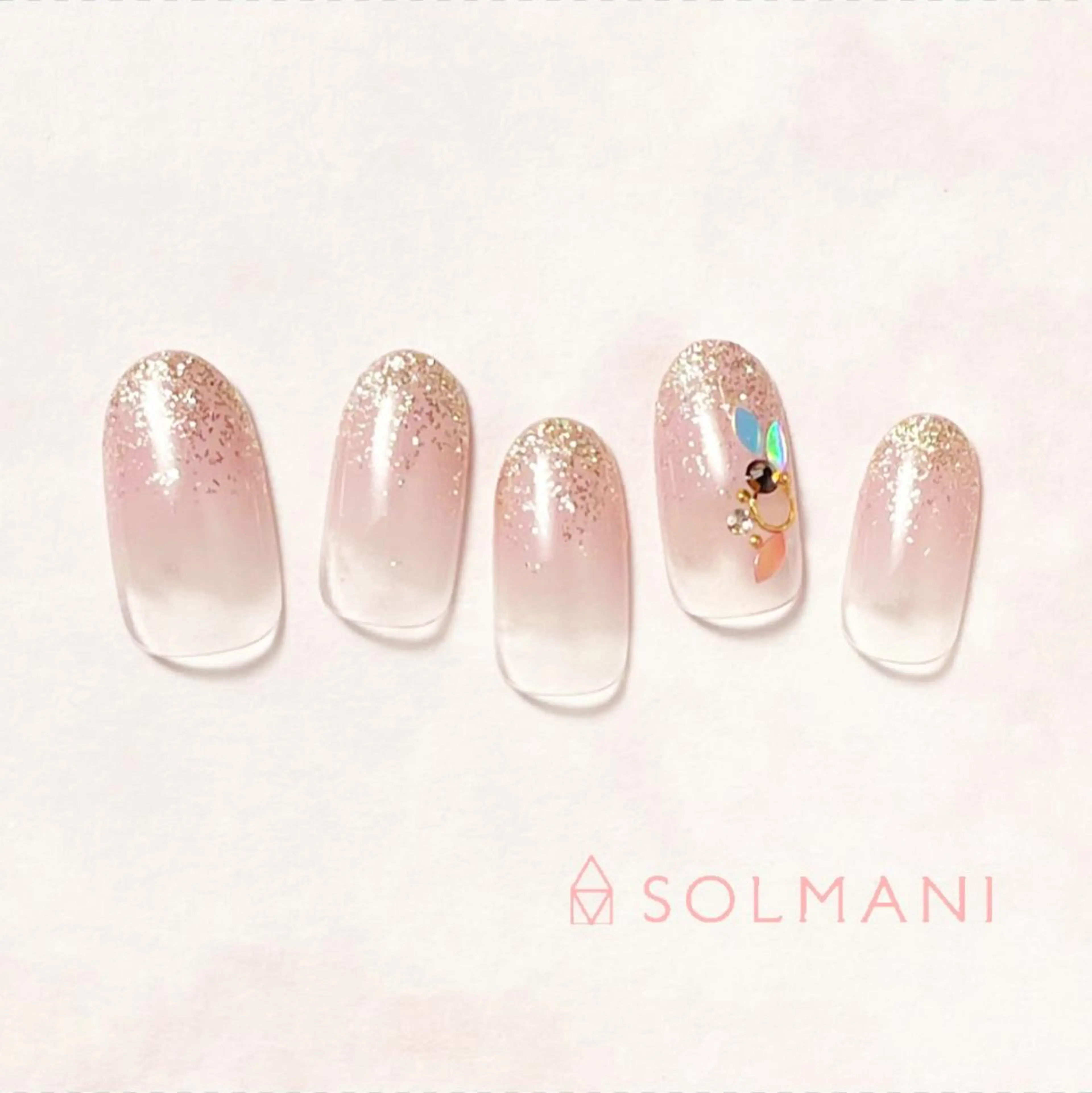 ネイル アートネイル シンプルネイル SOLMANI 予約担当のネイルデザイン