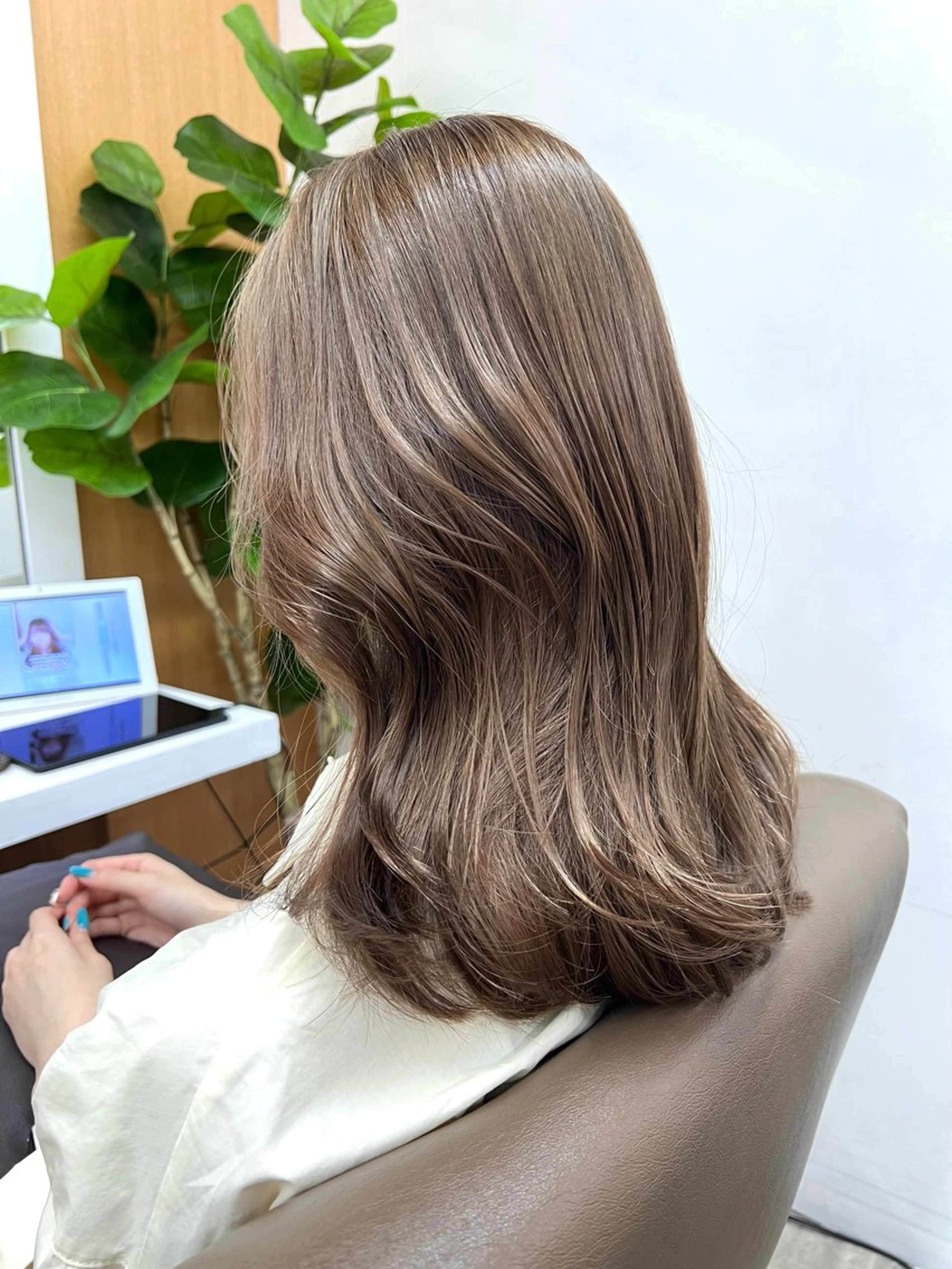 ミディアム カラー 透明感カラー ゆうだいのヘアスタイル