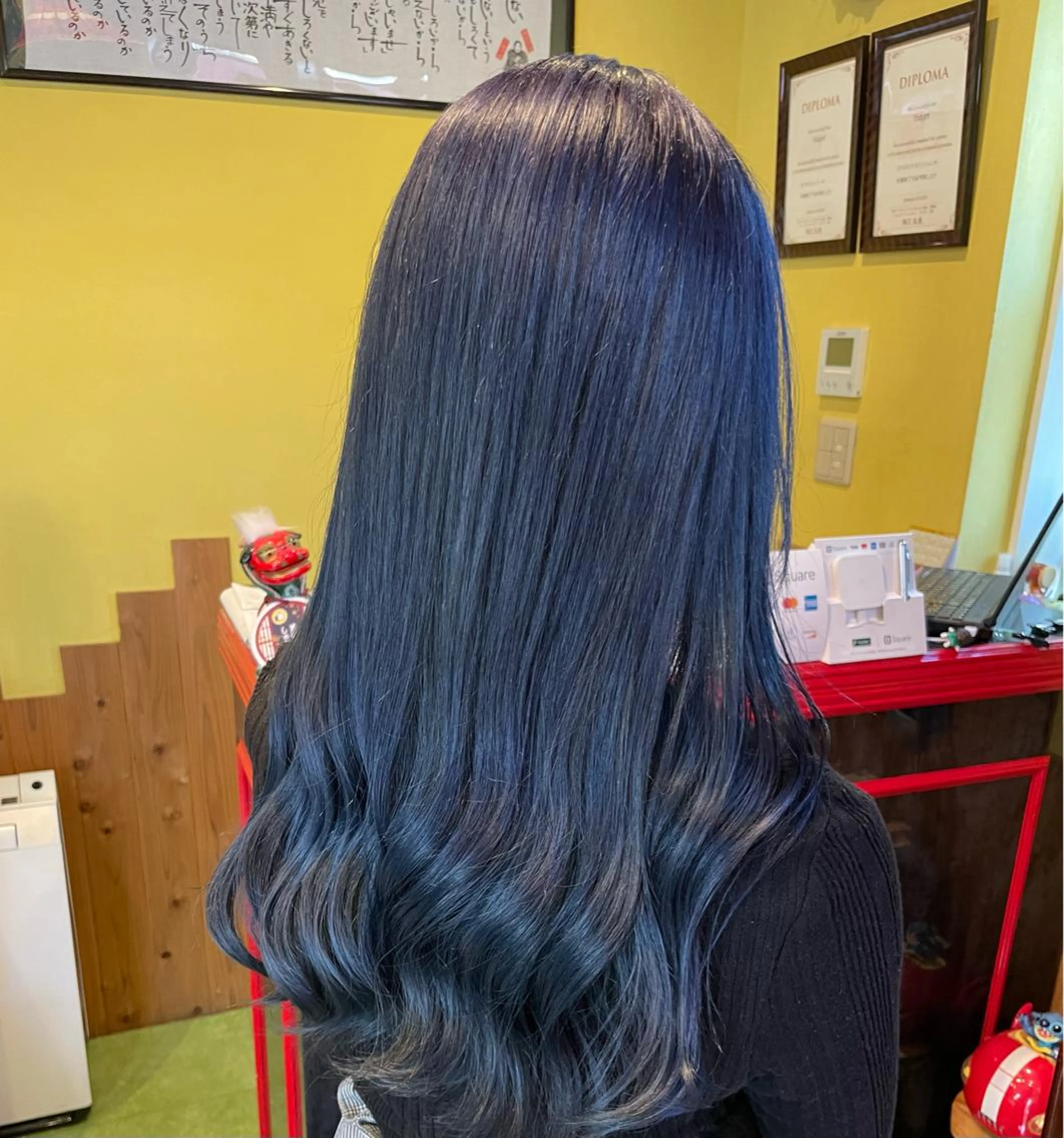 ロング カラー ブリーチ ハイトーンカラー トリートメント デザインカラー🏝️ 須賀汐音のヘアスタイル