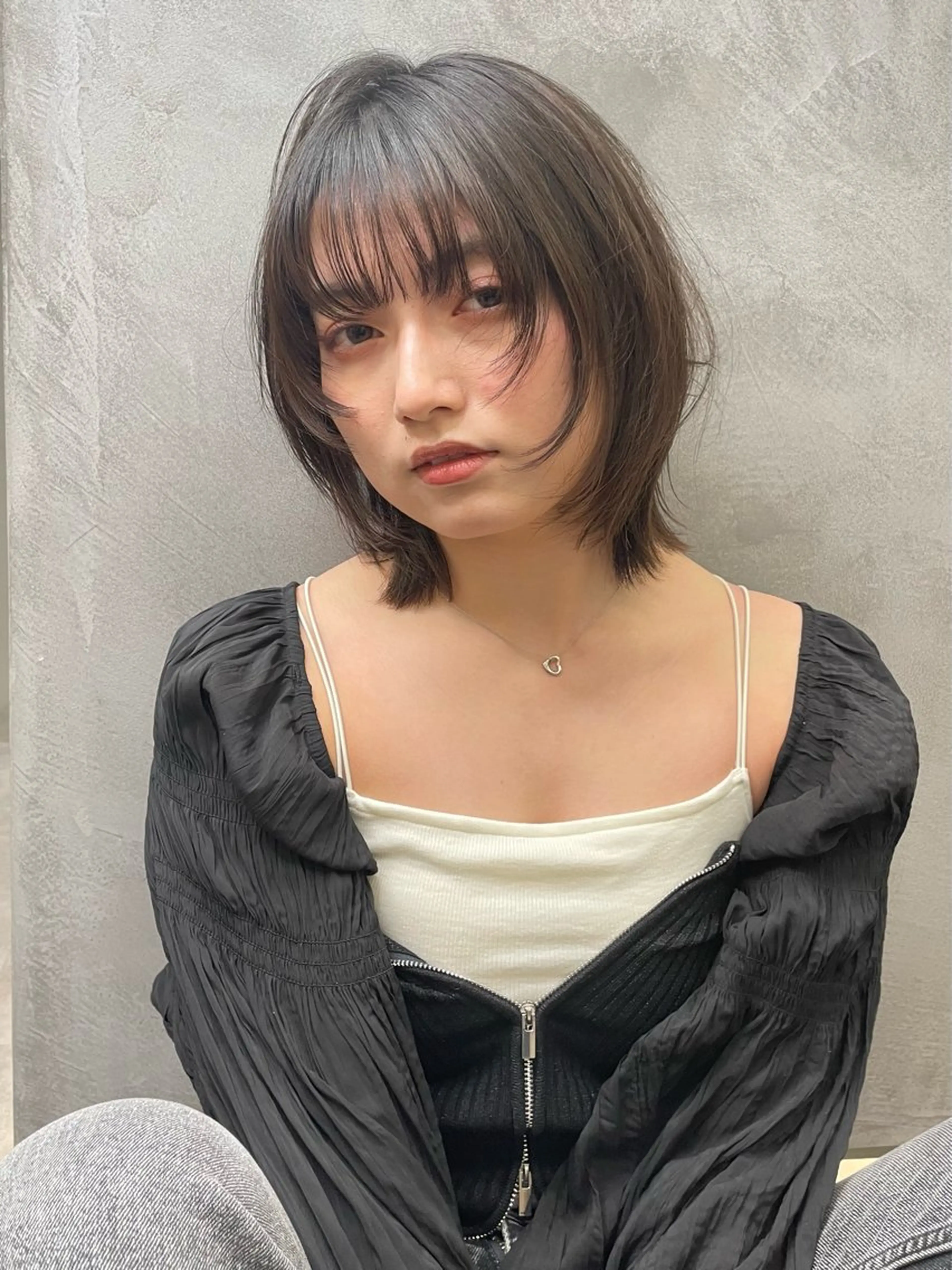 ミディアム 顔まわりレイヤー レイヤーカット くどうももか 浦和　ショート　ボブのヘアスタイル