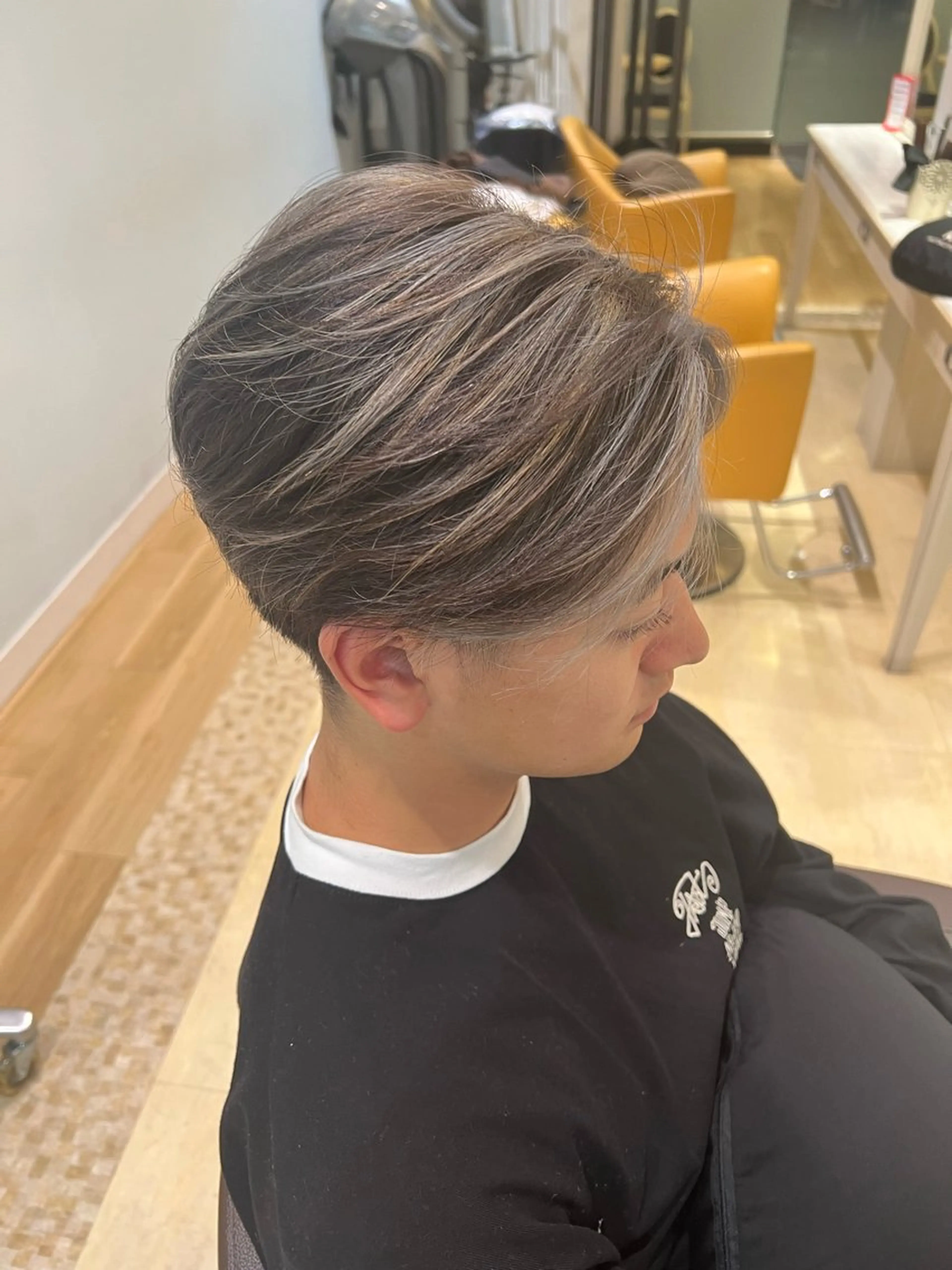 カラー メンズ 坂下 来輝のヘアスタイル