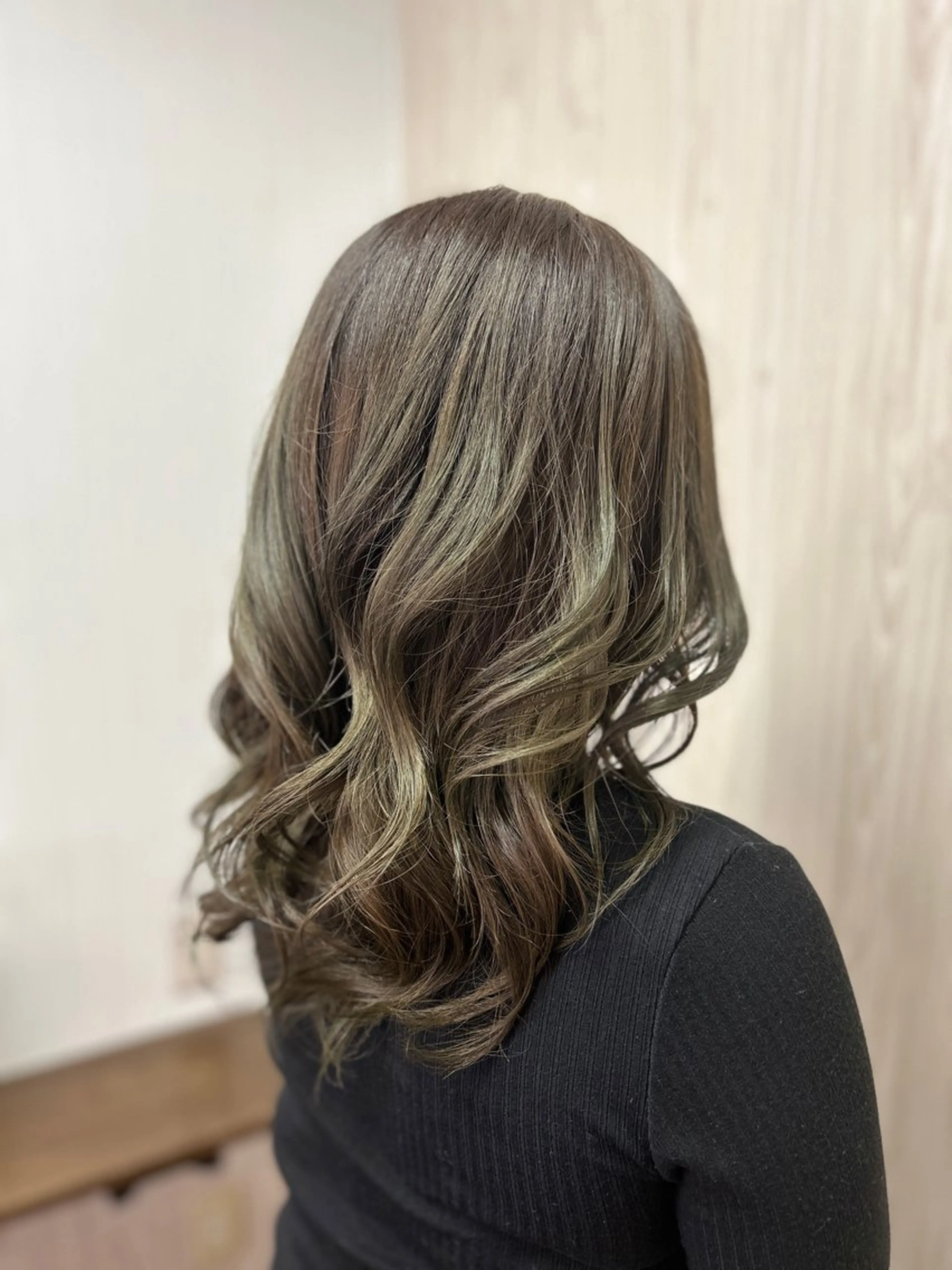 セミロング カラー 清原 悠理のヘアスタイル
