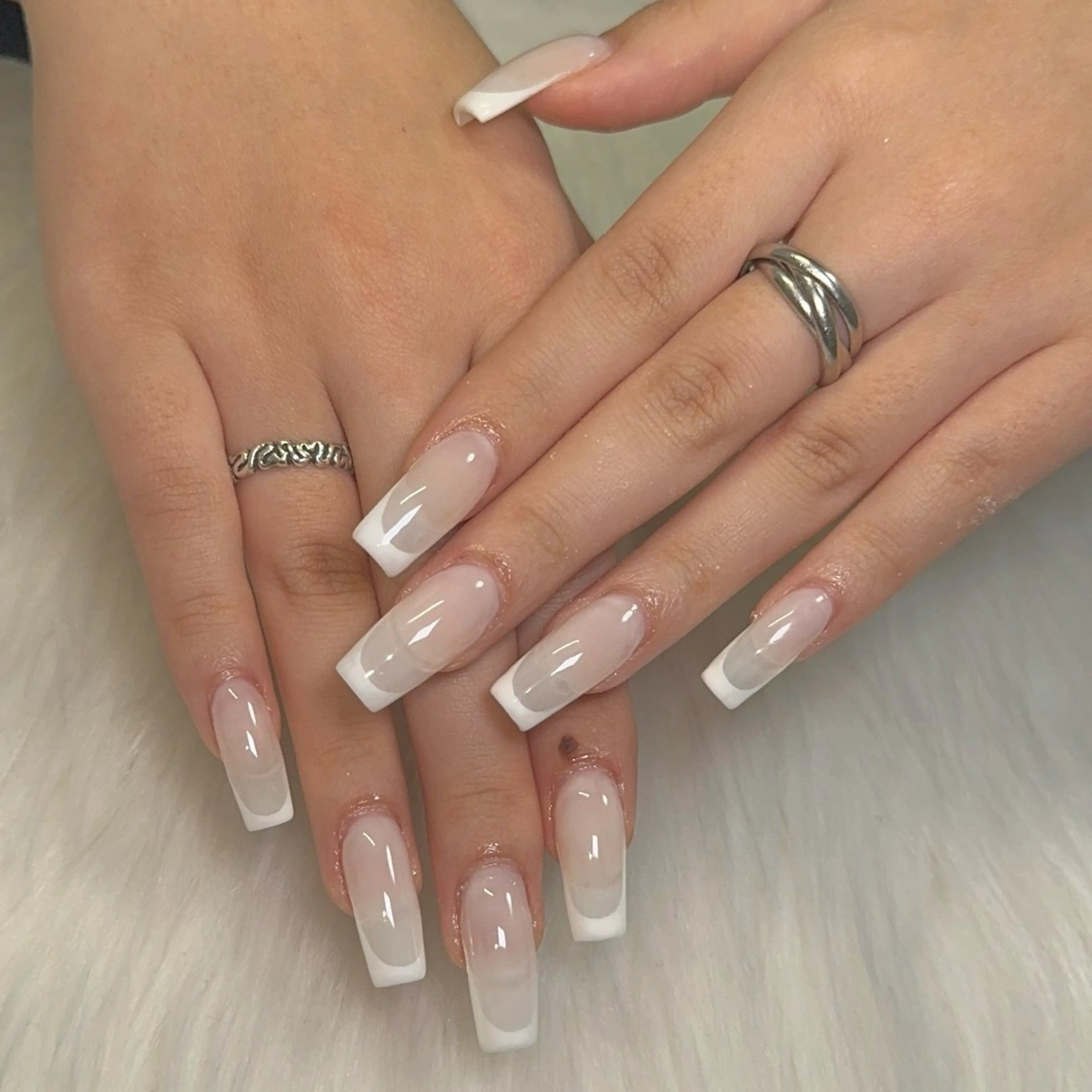 ネイル フレンチネイル ハンドネイル 黒川 実祐のネイルデザイン