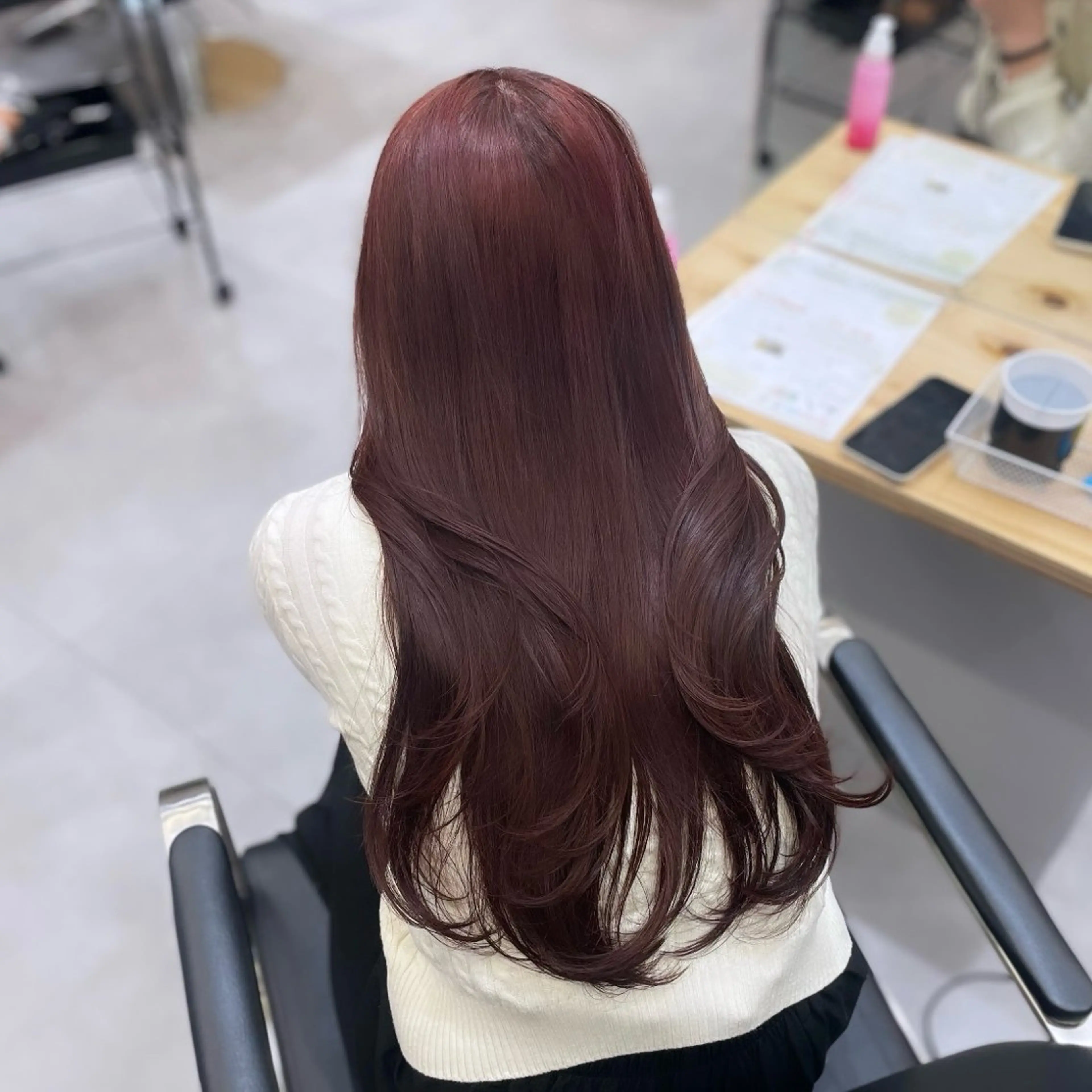 ロング カラー ブリーチ ブリーチなしカラー レッドカラー ヘアカラー Rui/透明感カラー 暖色/レイヤーカットのヘアスタイル