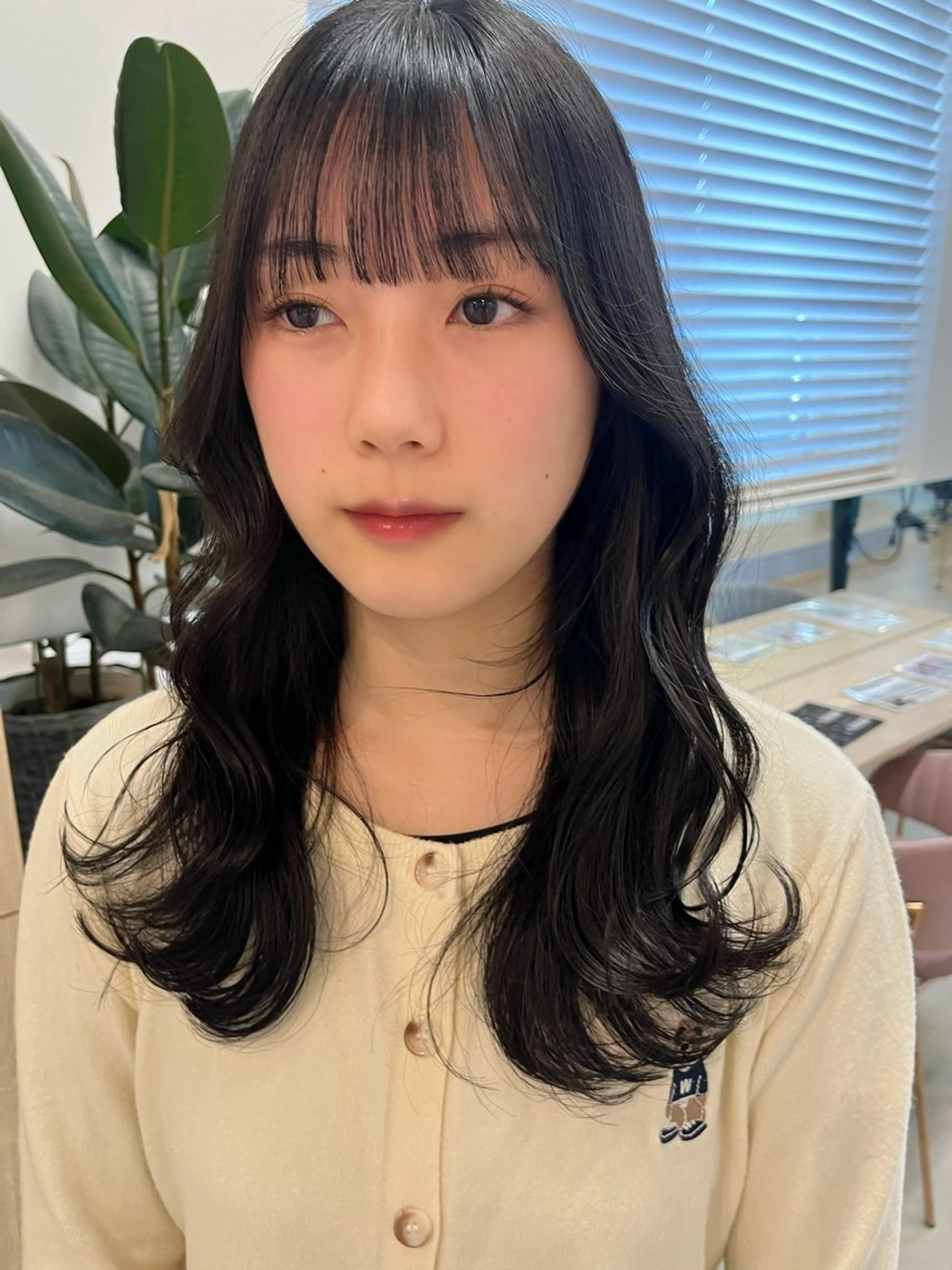 ロング marino/ カラー/顔周りカットのヘアスタイル