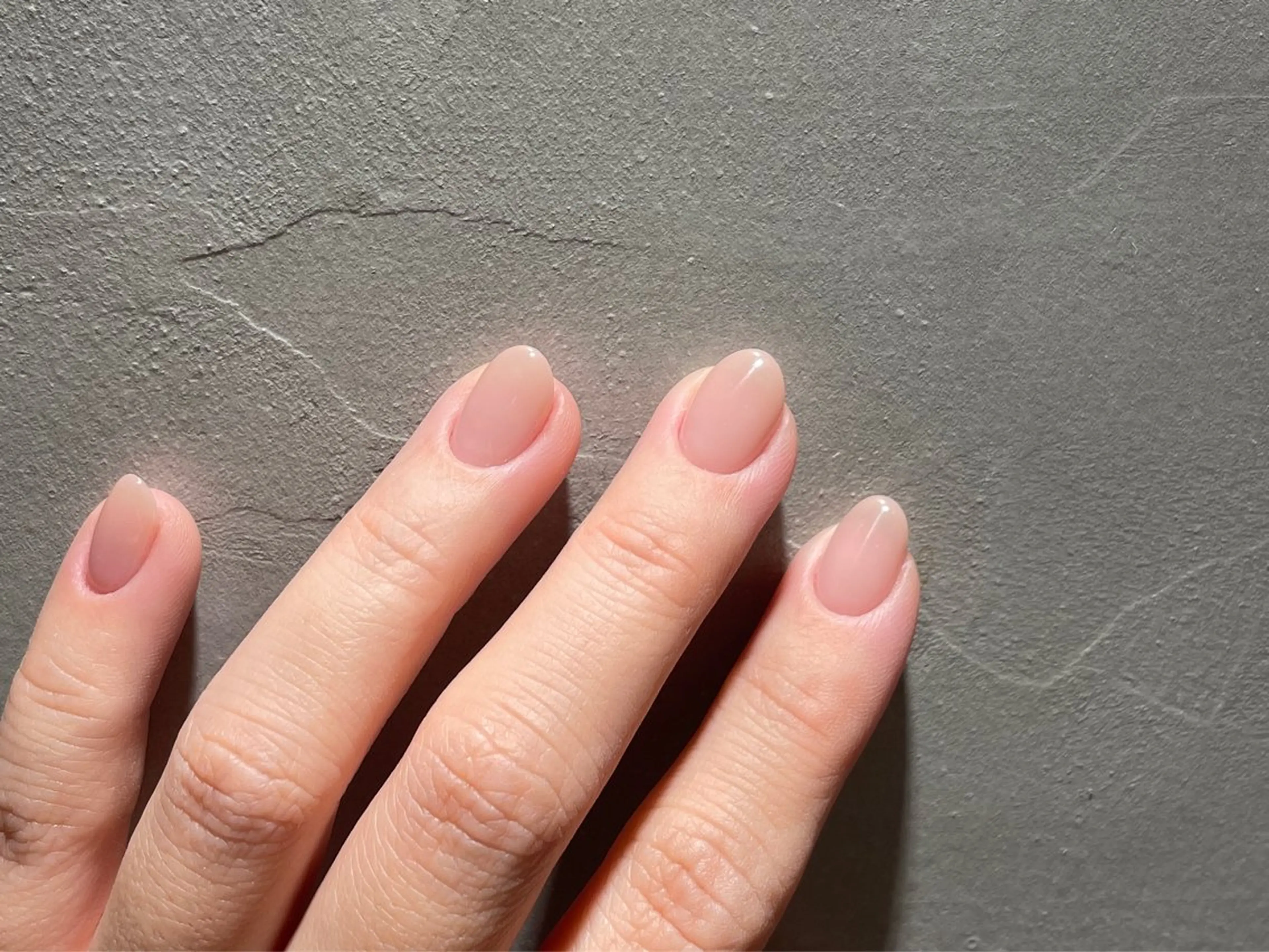 ネイル Nailsalon Repos.所属・Rika🌼 シンプル•マグネットのネイルデザイン