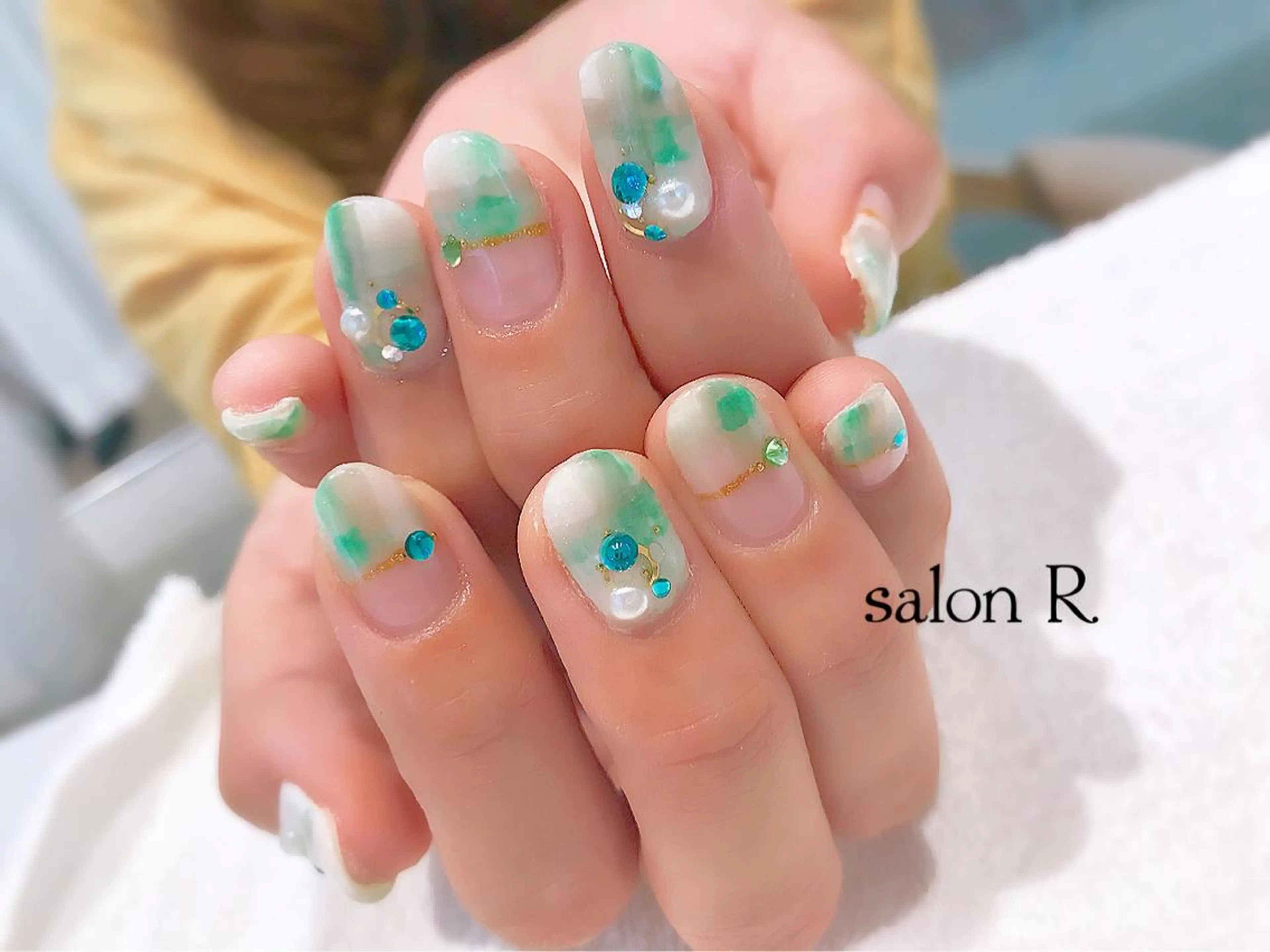 ネイル グリーン Re Pearl～コーディネートサロン～ 市駅前店所属・NARUMI HYODOのネイルデザイン