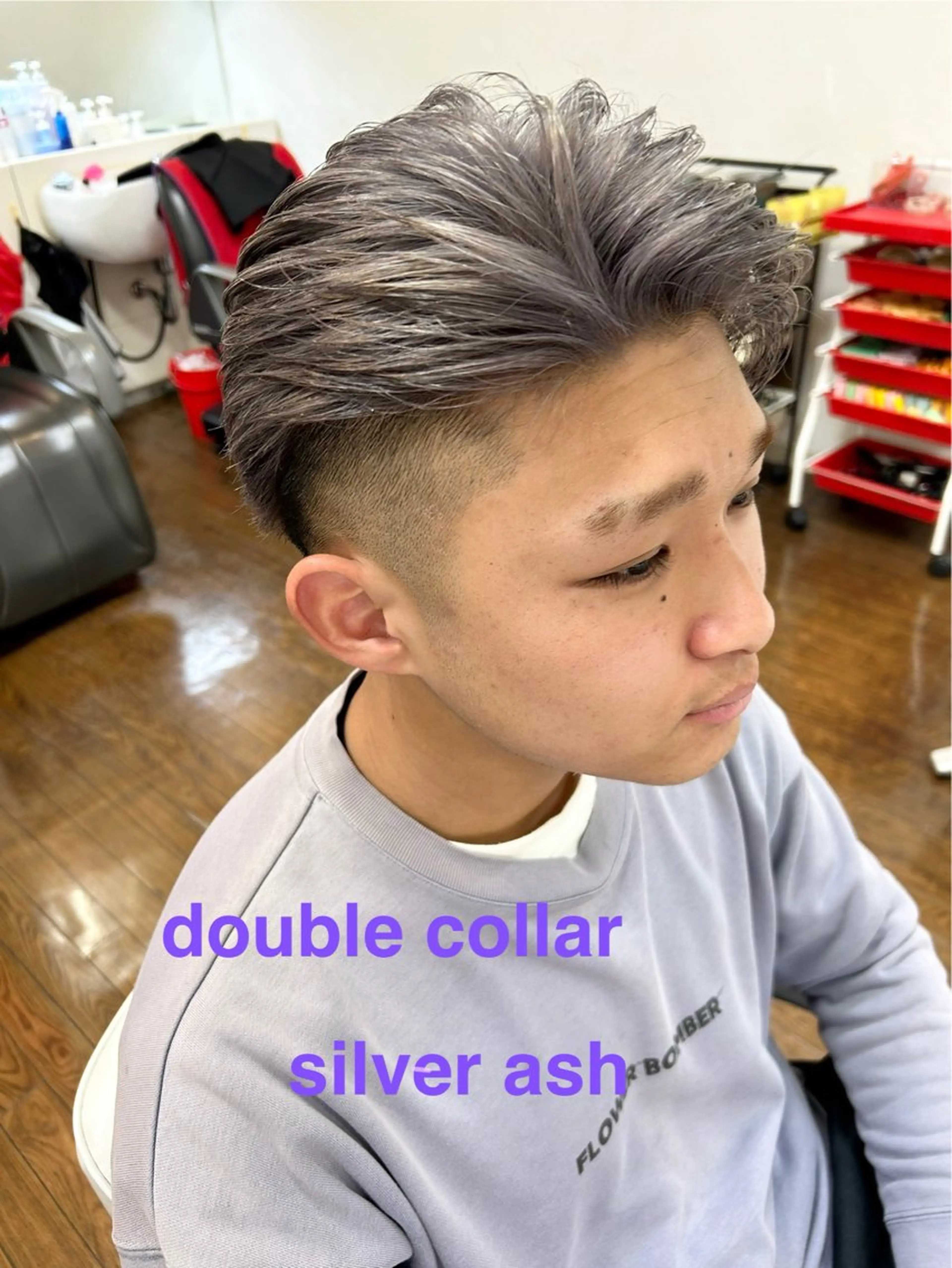 ショート カラー アッシュ ブリーチ ダブルカラー シルバー シルバーアッシュ カット ヘアカラー GLAD 萩原のヘアスタイル