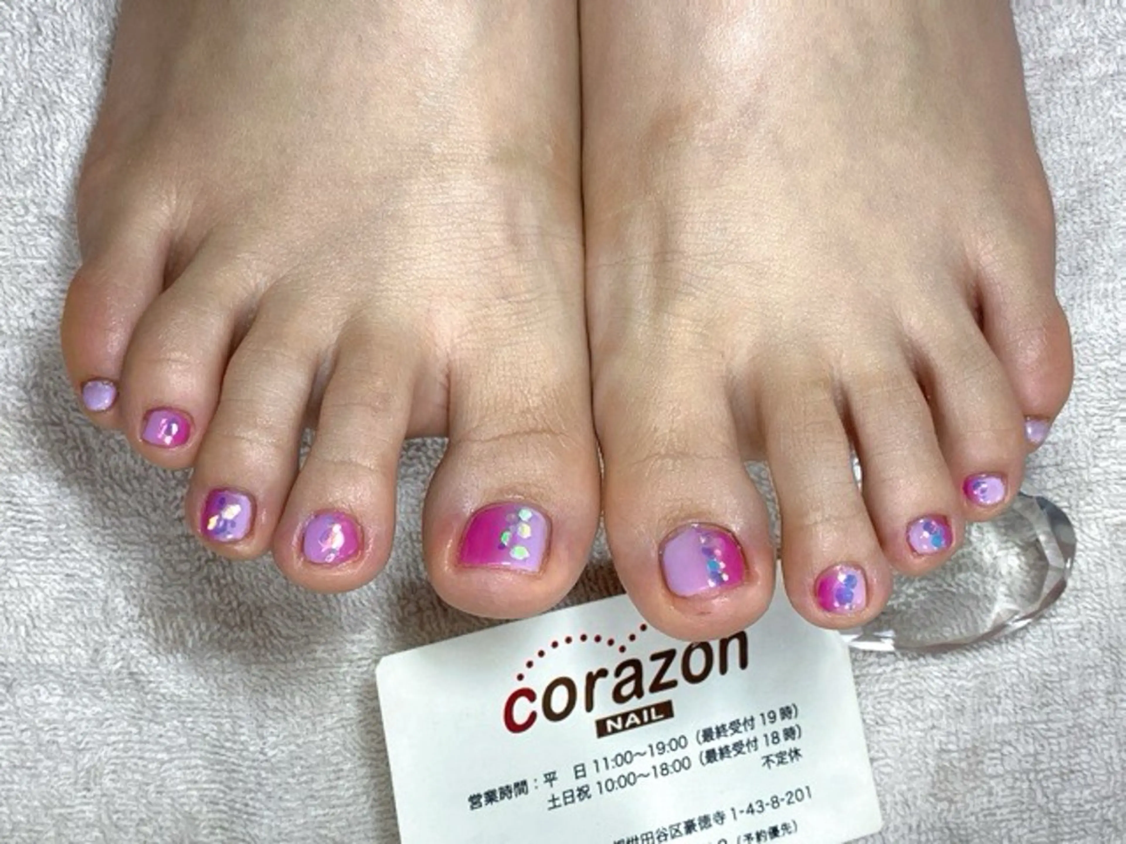 ネイル フットネイル グラデーション ホログラムネイル ピンク フットネイル corazon所属・ネイリスト aicoのネイルデザイン